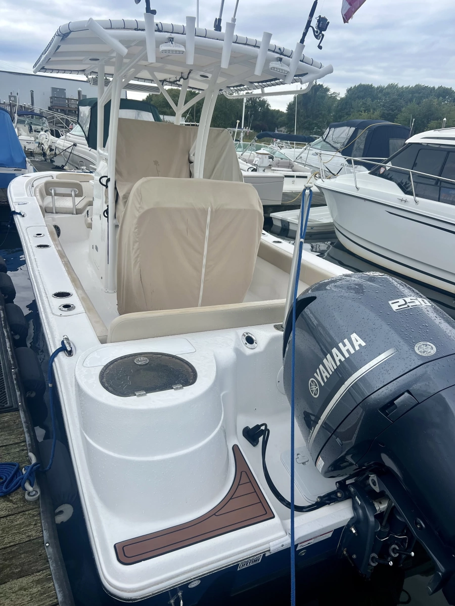 2018 Sea Fox 249 Avenger