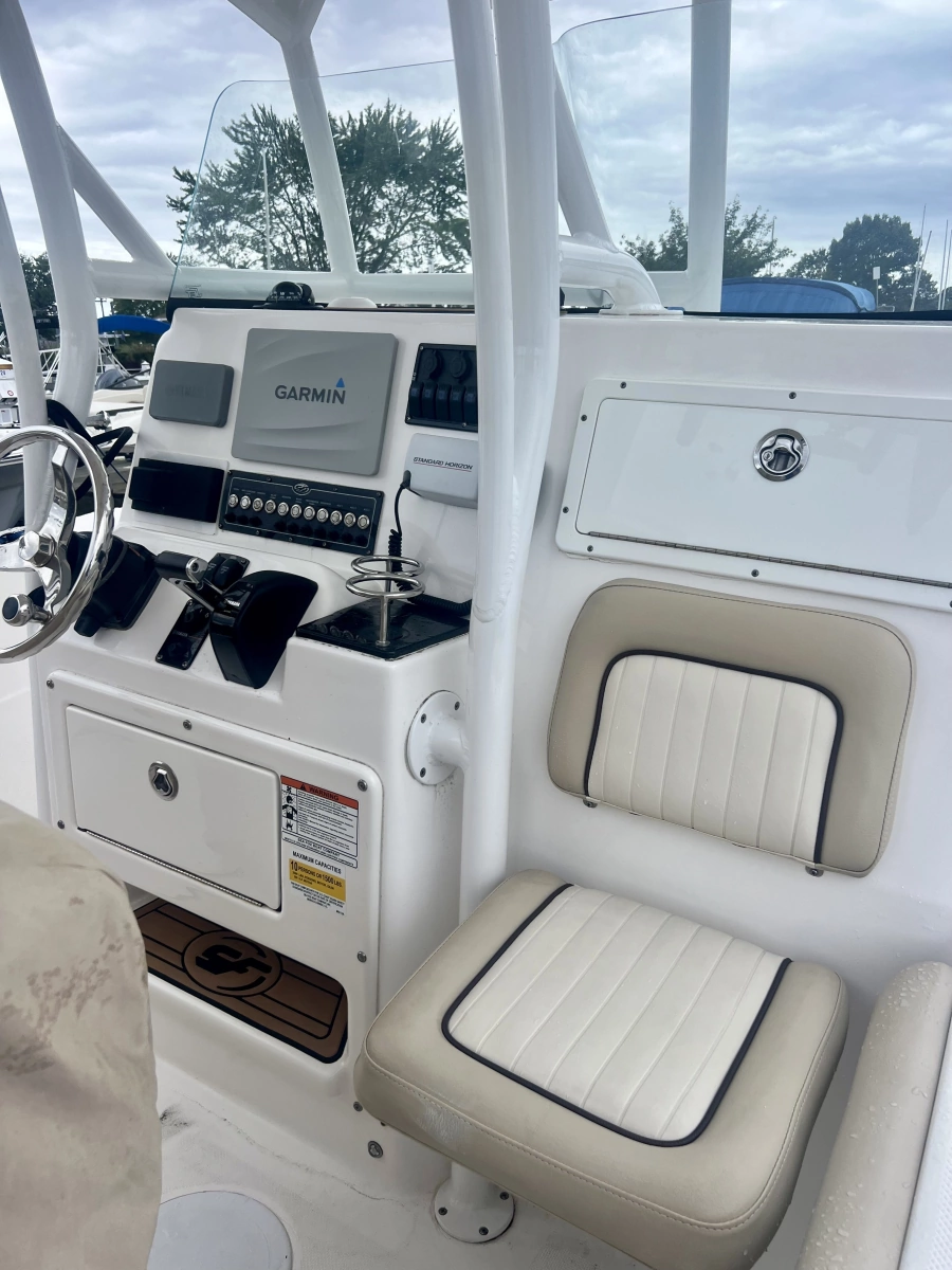 2018 Sea Fox 249 Avenger
