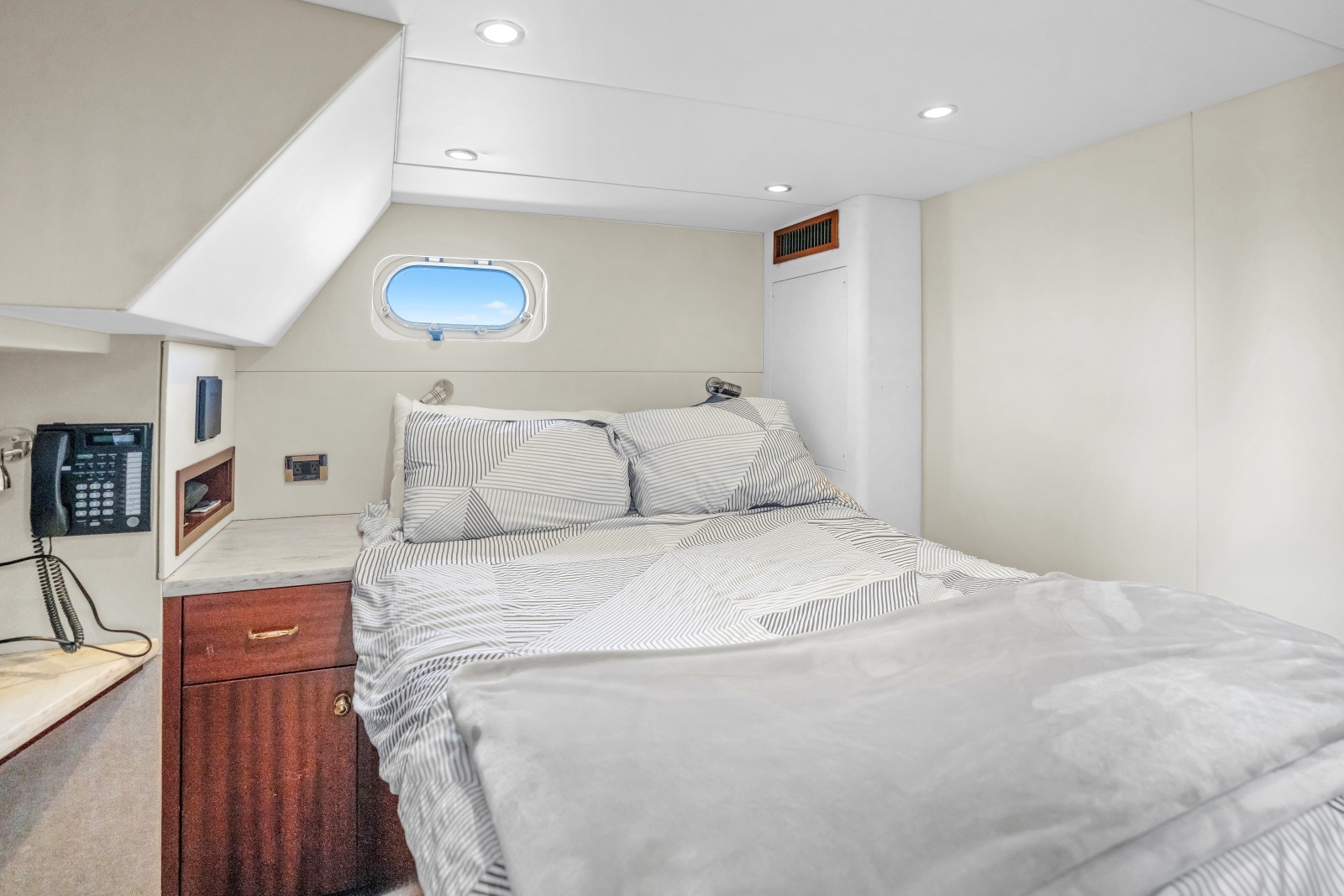 85 Pacific Mariner CABANA