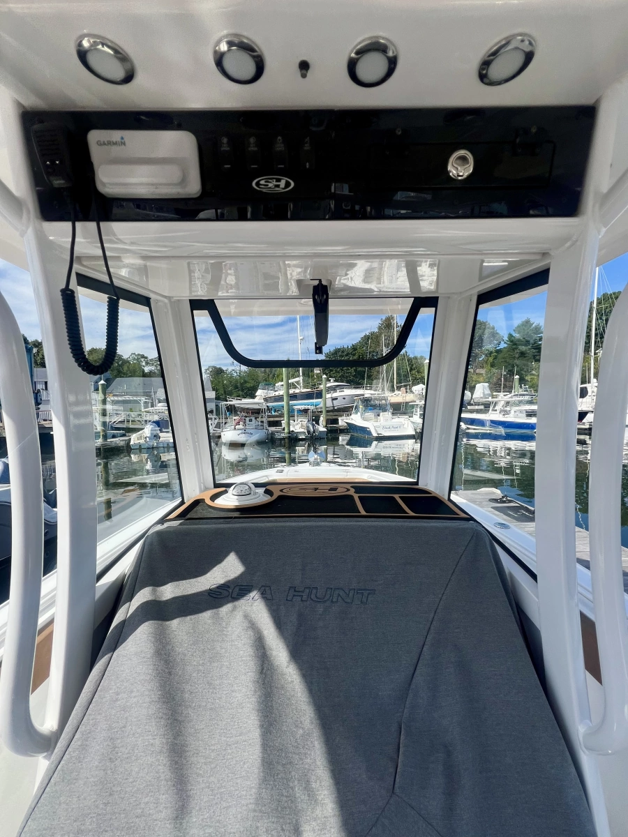 2024 Sea Hunt Ultra 255 SE
