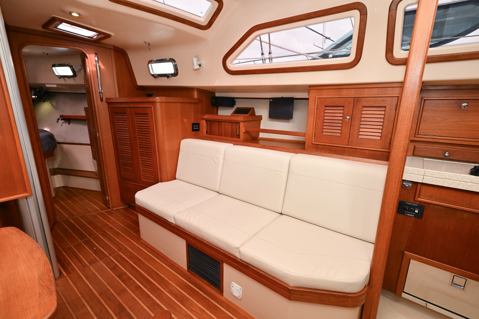 2005 Island Packet 445