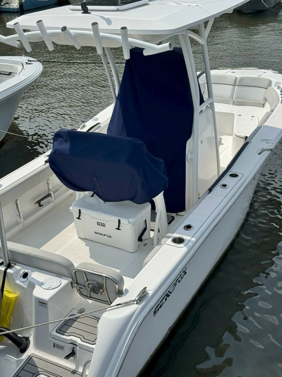 2020 Sea Fox 248 Commander