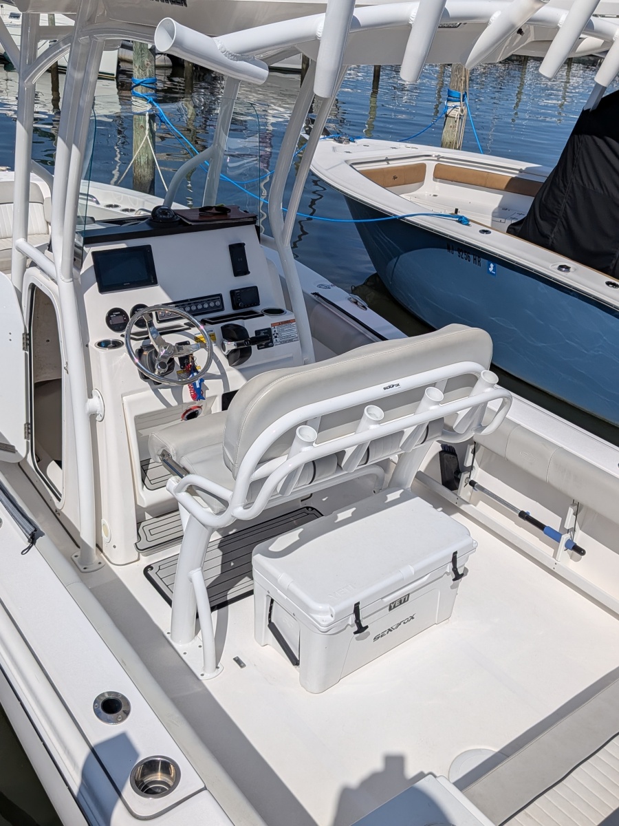 2020 Sea Fox 248 Commander