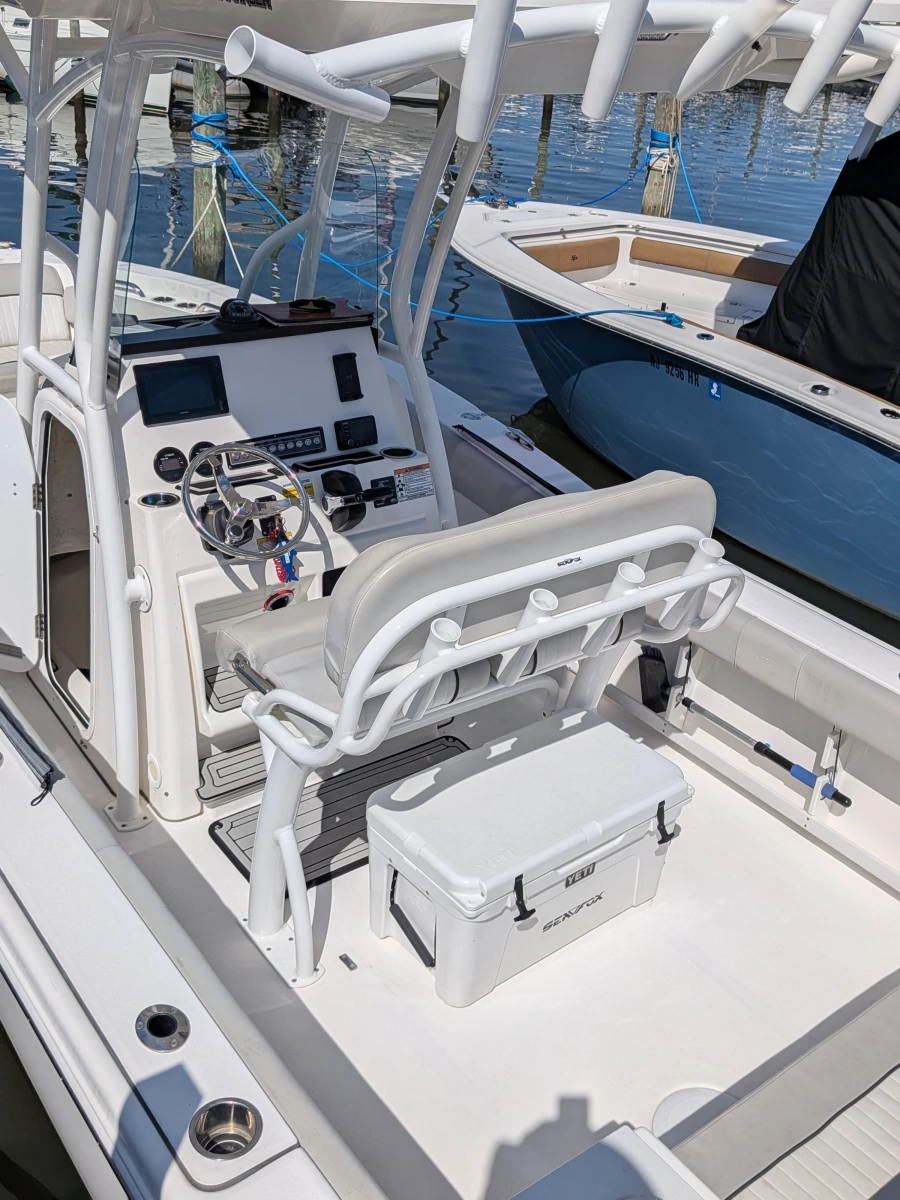 2020 Sea Fox 248 Commander