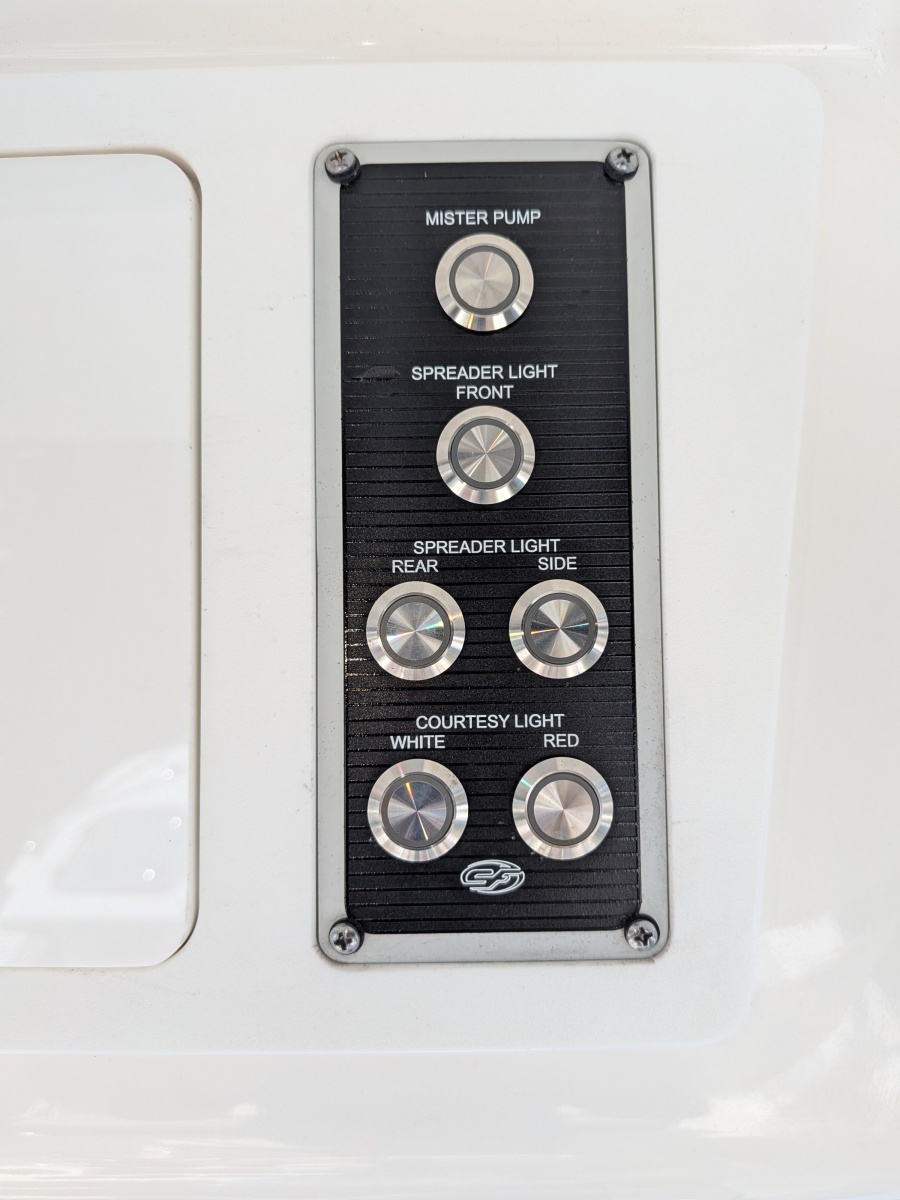 2020 Sea Fox 248 Commander