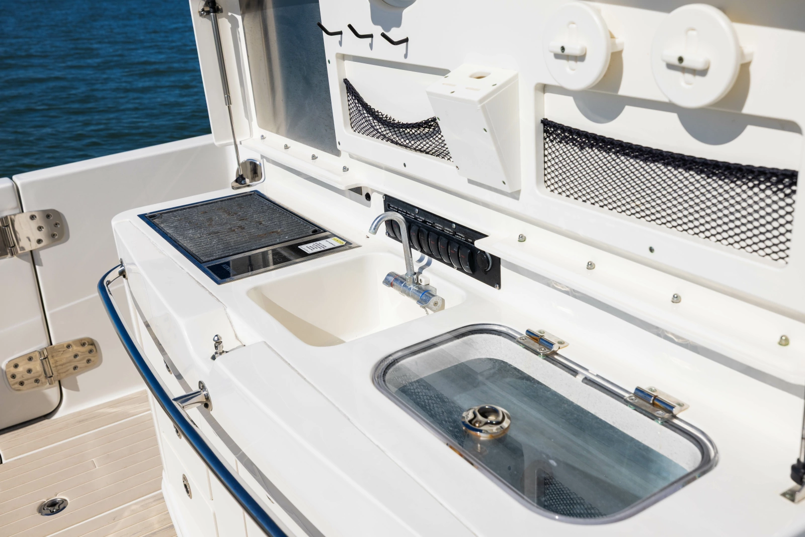 2017 Boston Whaler 370 Outrage