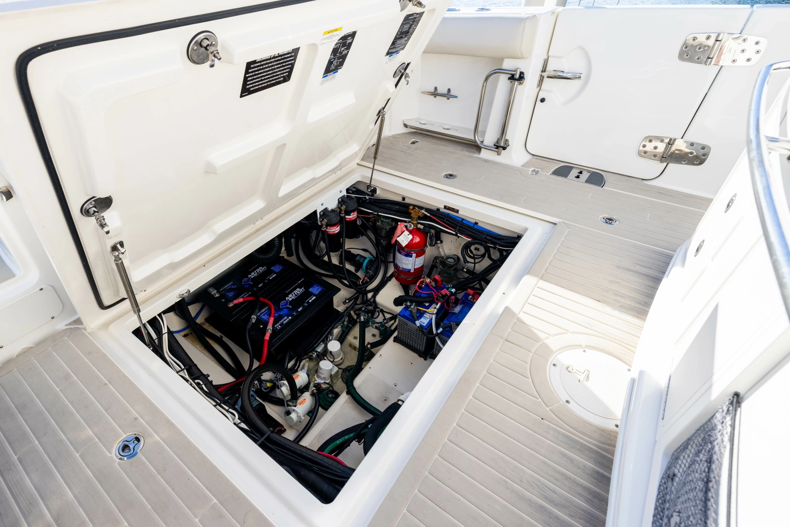 2017 Boston Whaler 370 Outrage