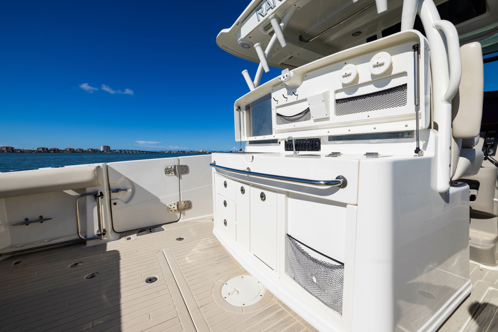 2017 Boston Whaler 370 Outrage