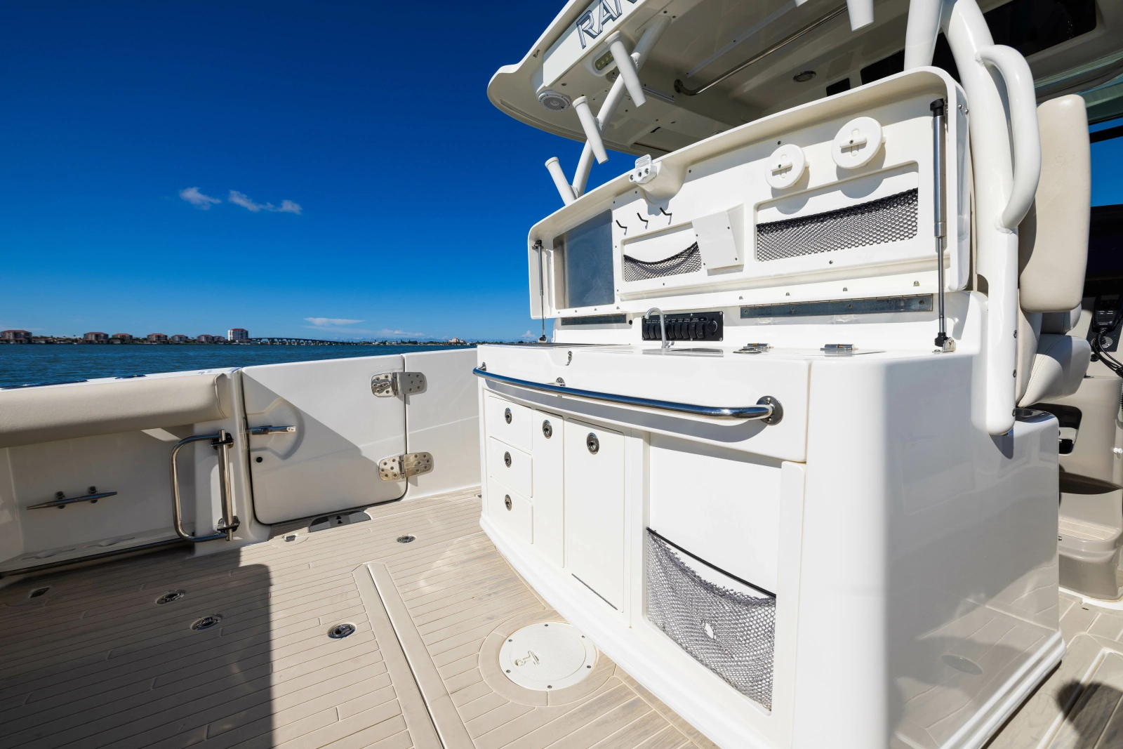 2017 Boston Whaler 370 Outrage