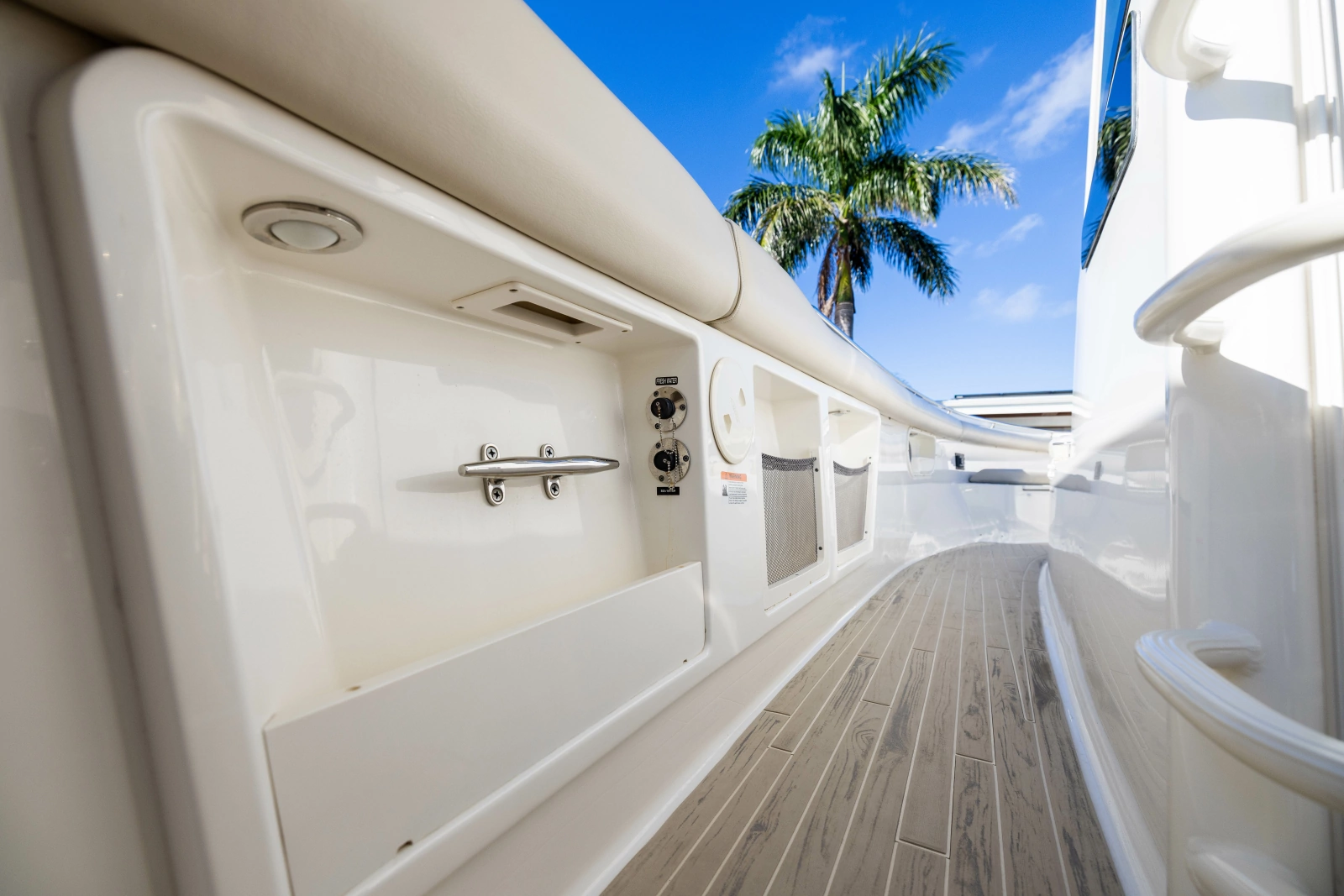 2017 Boston Whaler 370 Outrage