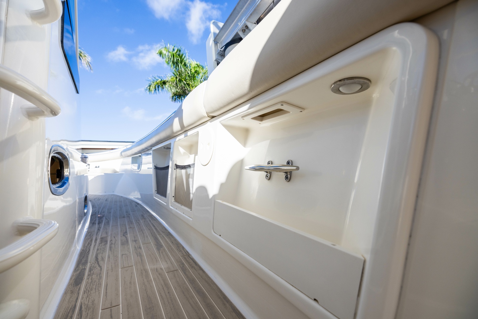 2017 Boston Whaler 370 Outrage