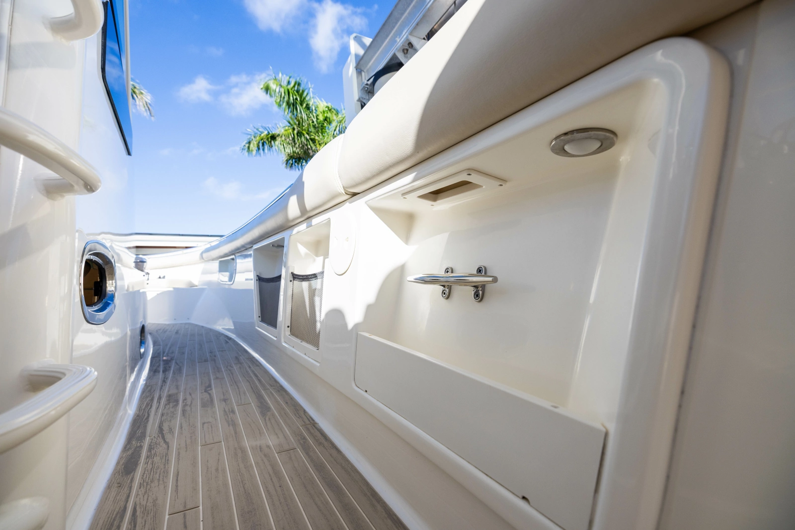 2017 Boston Whaler 370 Outrage