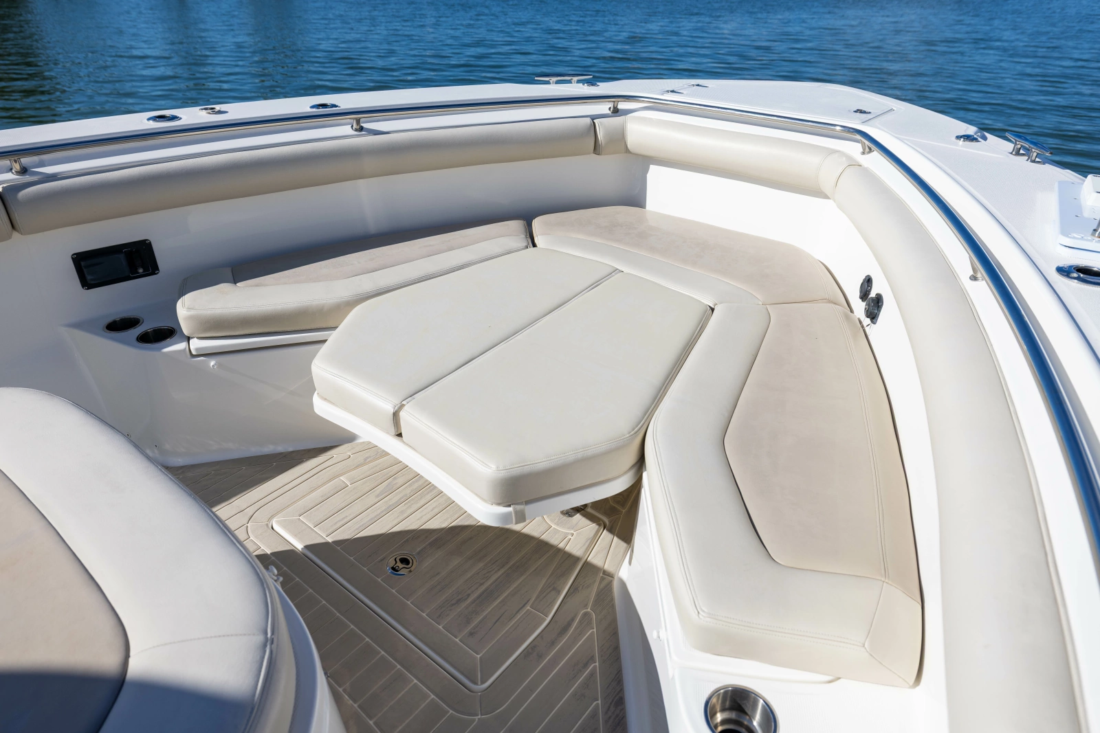 2017 Boston Whaler 370 Outrage