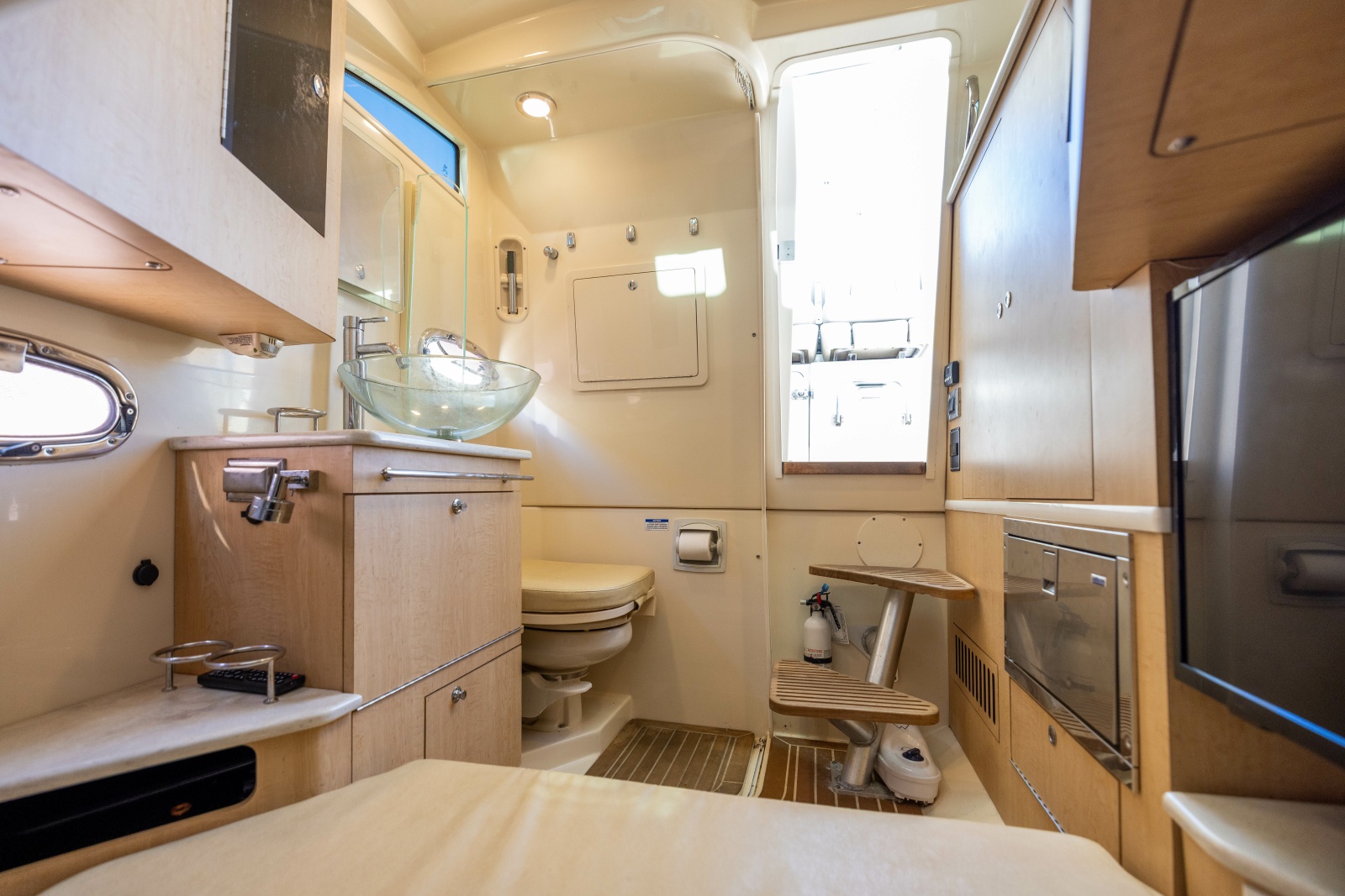 2017 Boston Whaler 370 Outrage