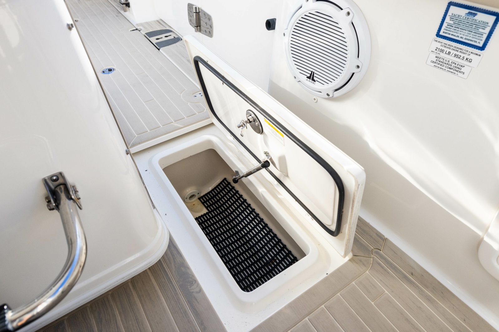 2017 Boston Whaler 370 Outrage