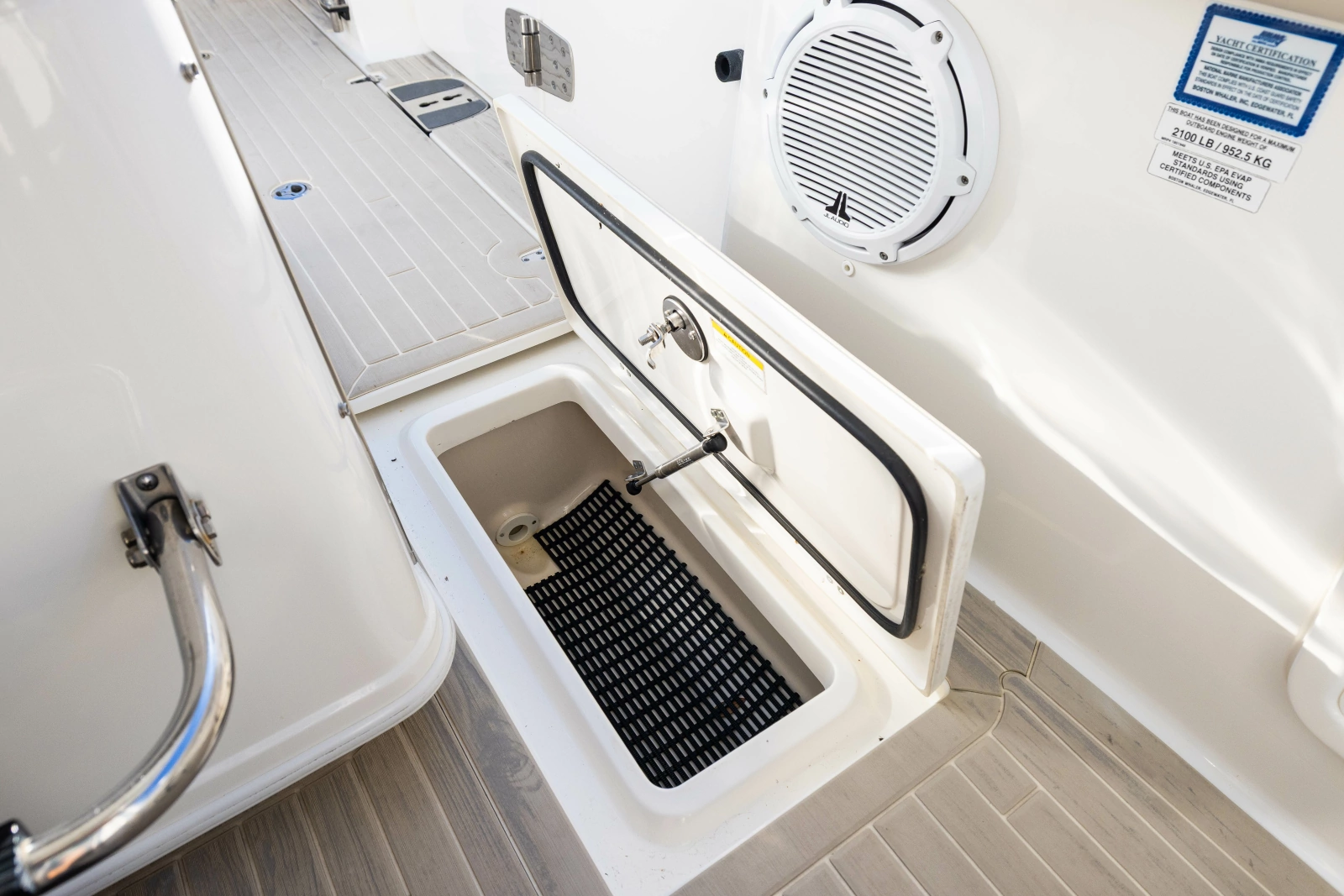 2017 Boston Whaler 370 Outrage