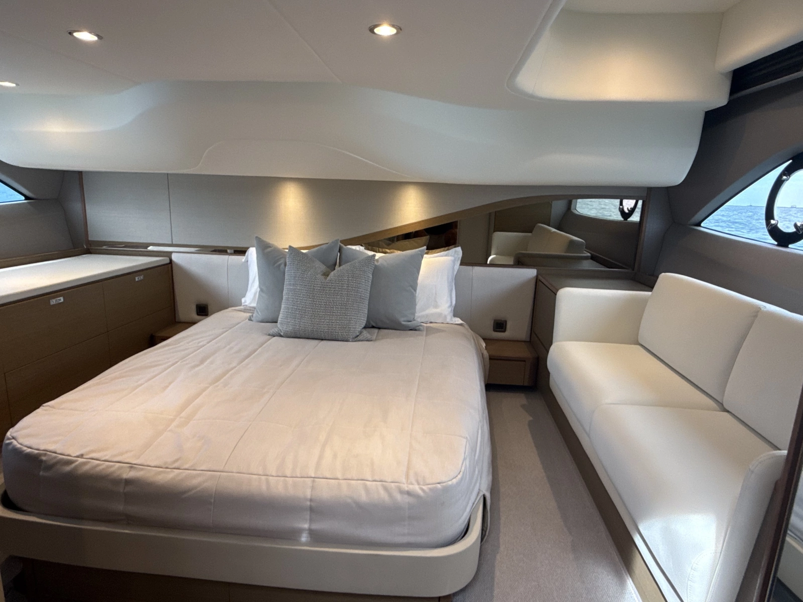 2023 Princess F45