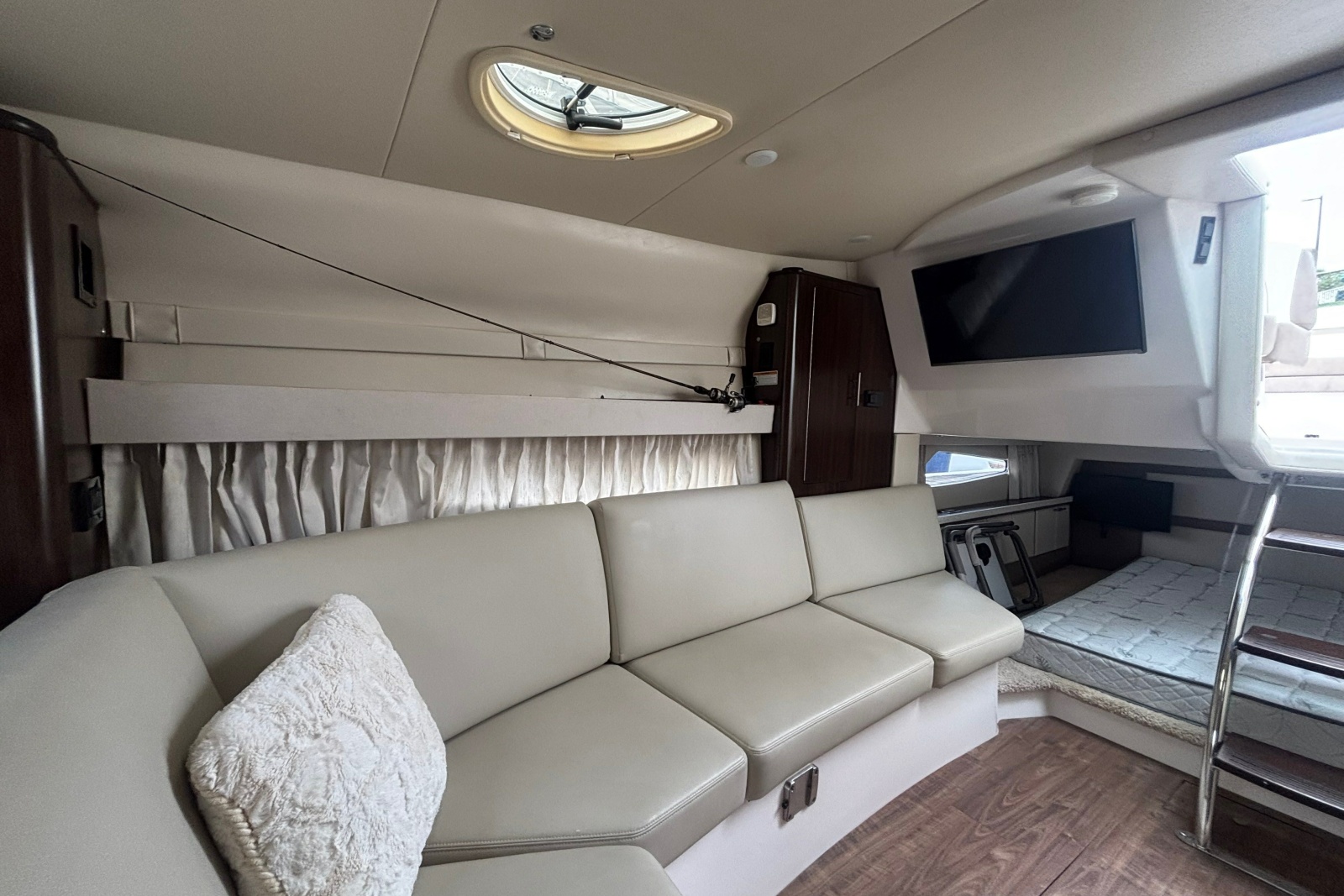 2018 Regal 33 XO