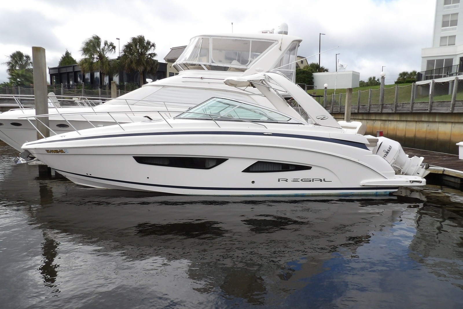 2018 Regal 33 XO