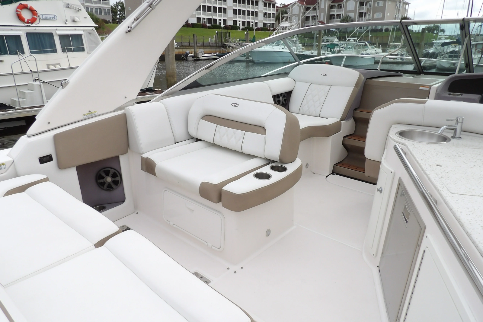 2018 Regal 33 XO