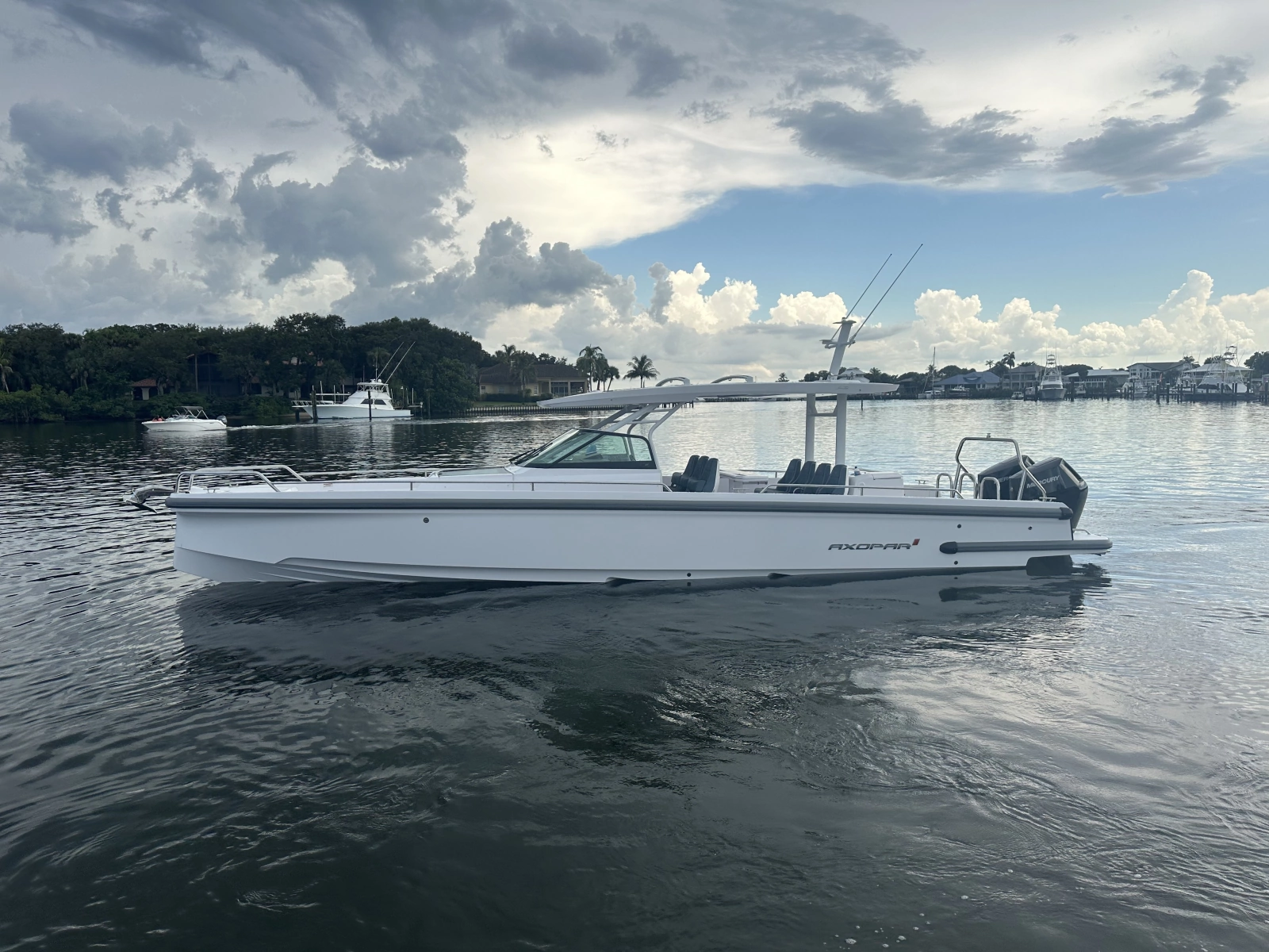 2024 Axopar 37 Sun Top