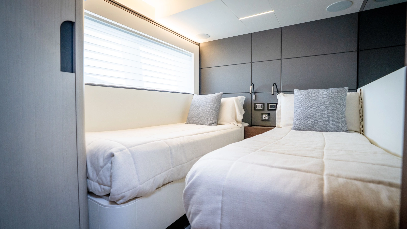 Ascendo 66ft Astondoa Yacht For Sale