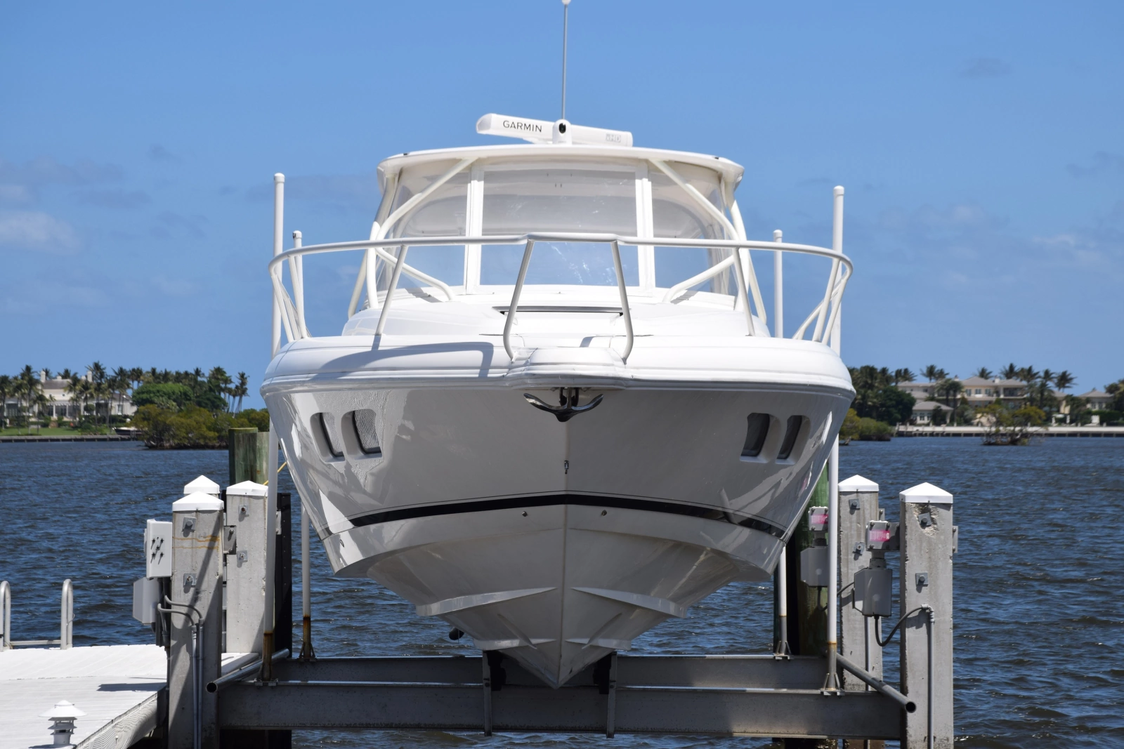 Deep V Hull With Lifting Strakes