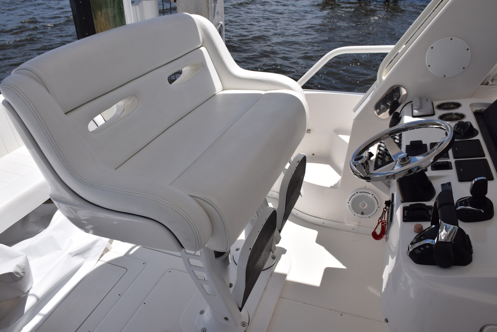 Pompanette Helm Bench Seat