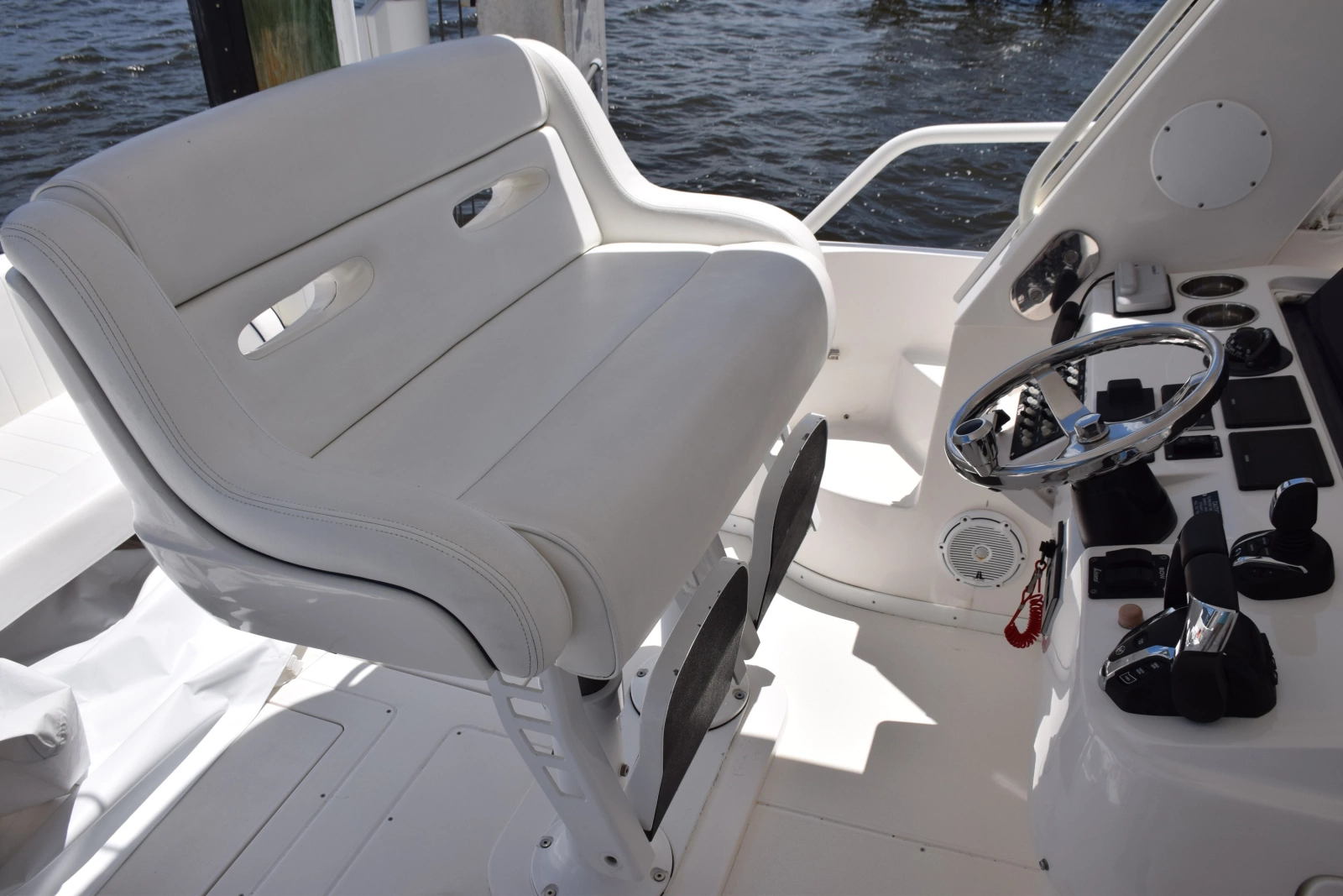 Pompanette Helm Bench Seat