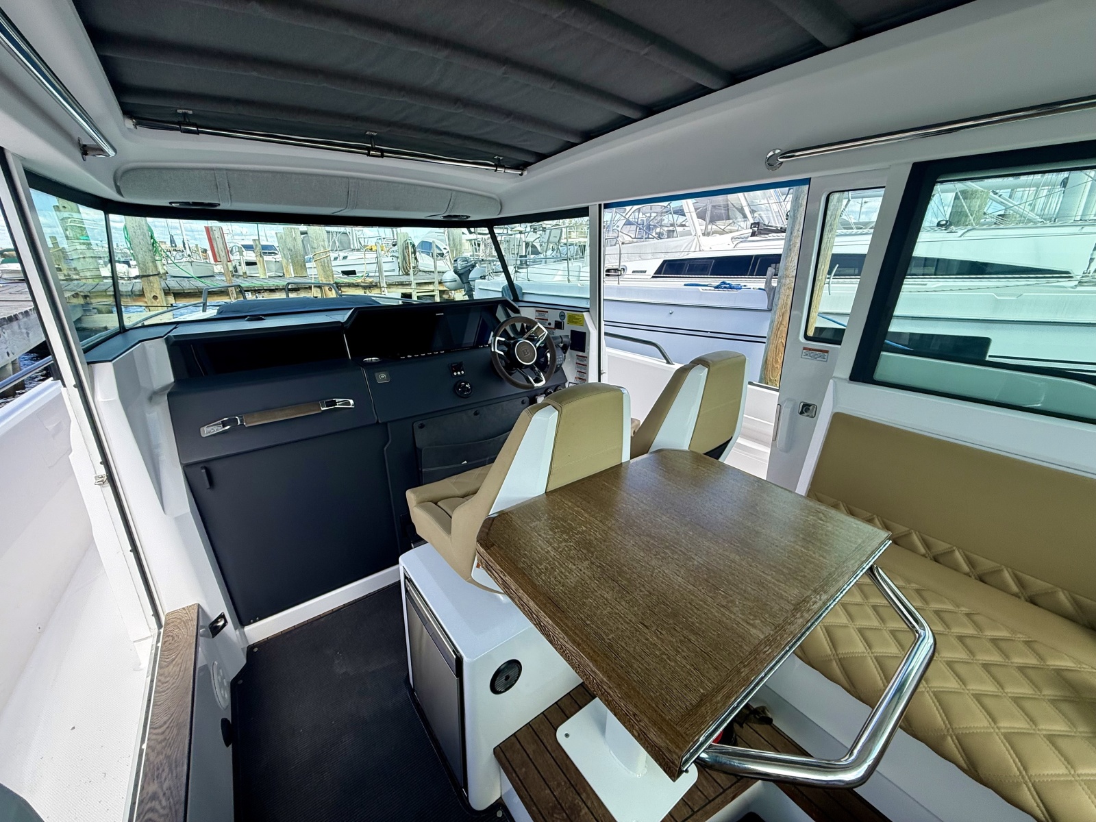 2021 Axopar 37 XC Cross Cabin