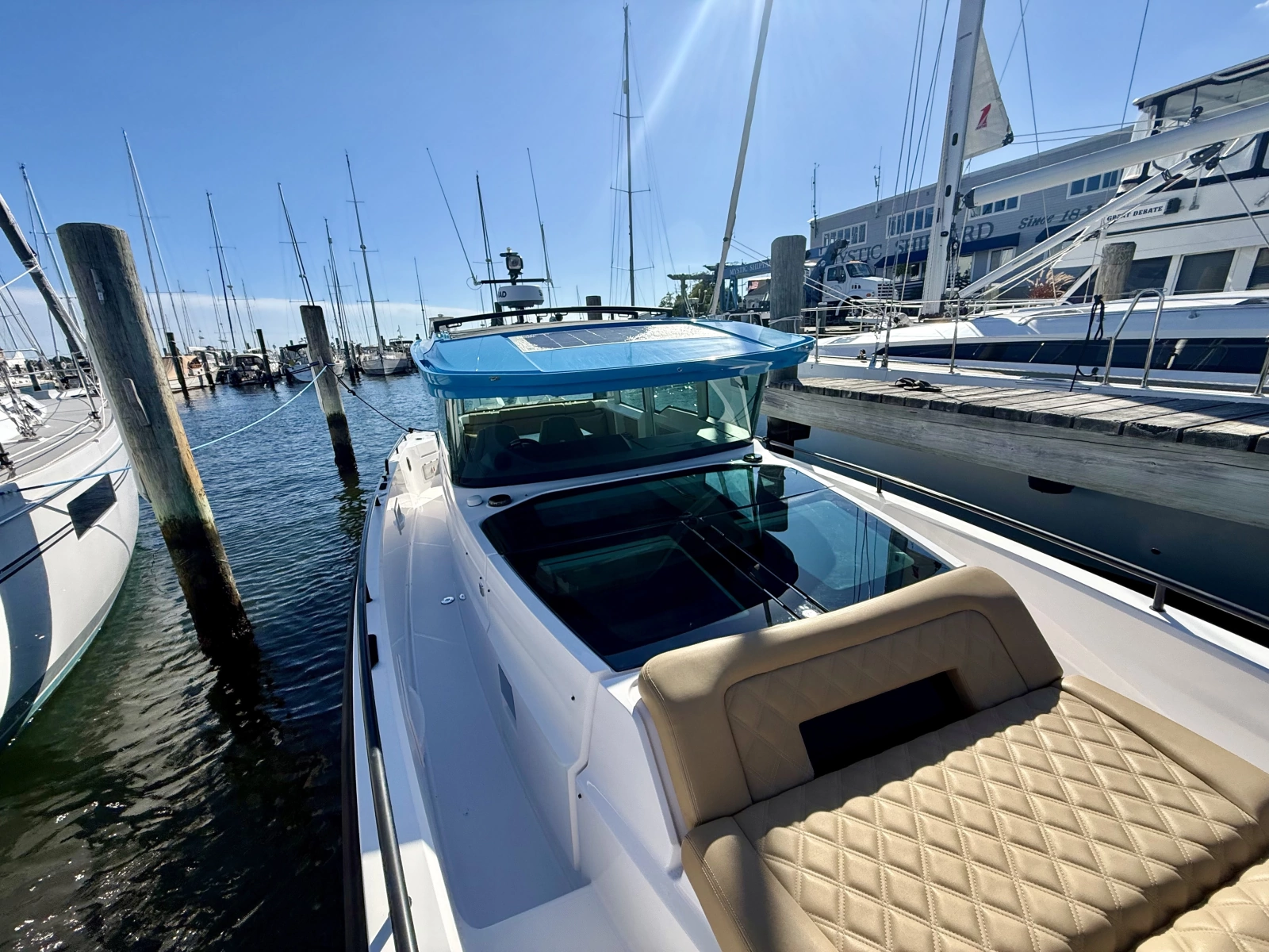 2021 Axopar 37 XC Cross Cabin