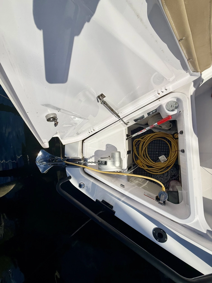 2021 Axopar 37 XC Cross Cabin