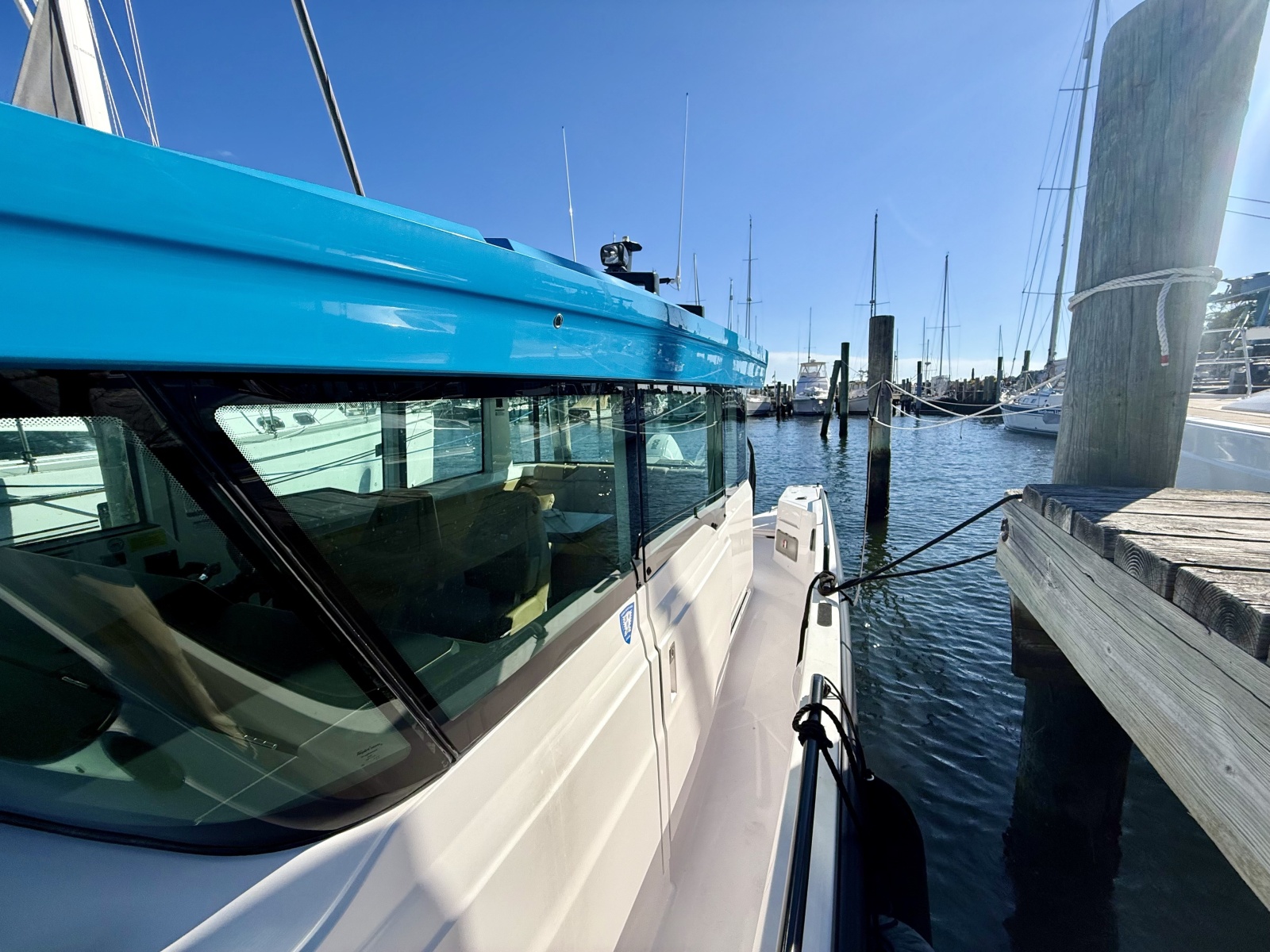 2021 Axopar 37 XC Cross Cabin