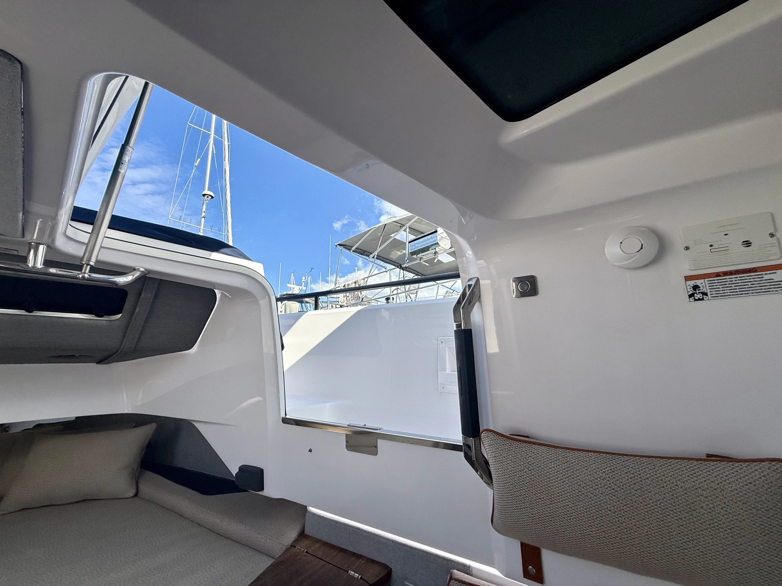 2021 Axopar 37 XC Cross Cabin