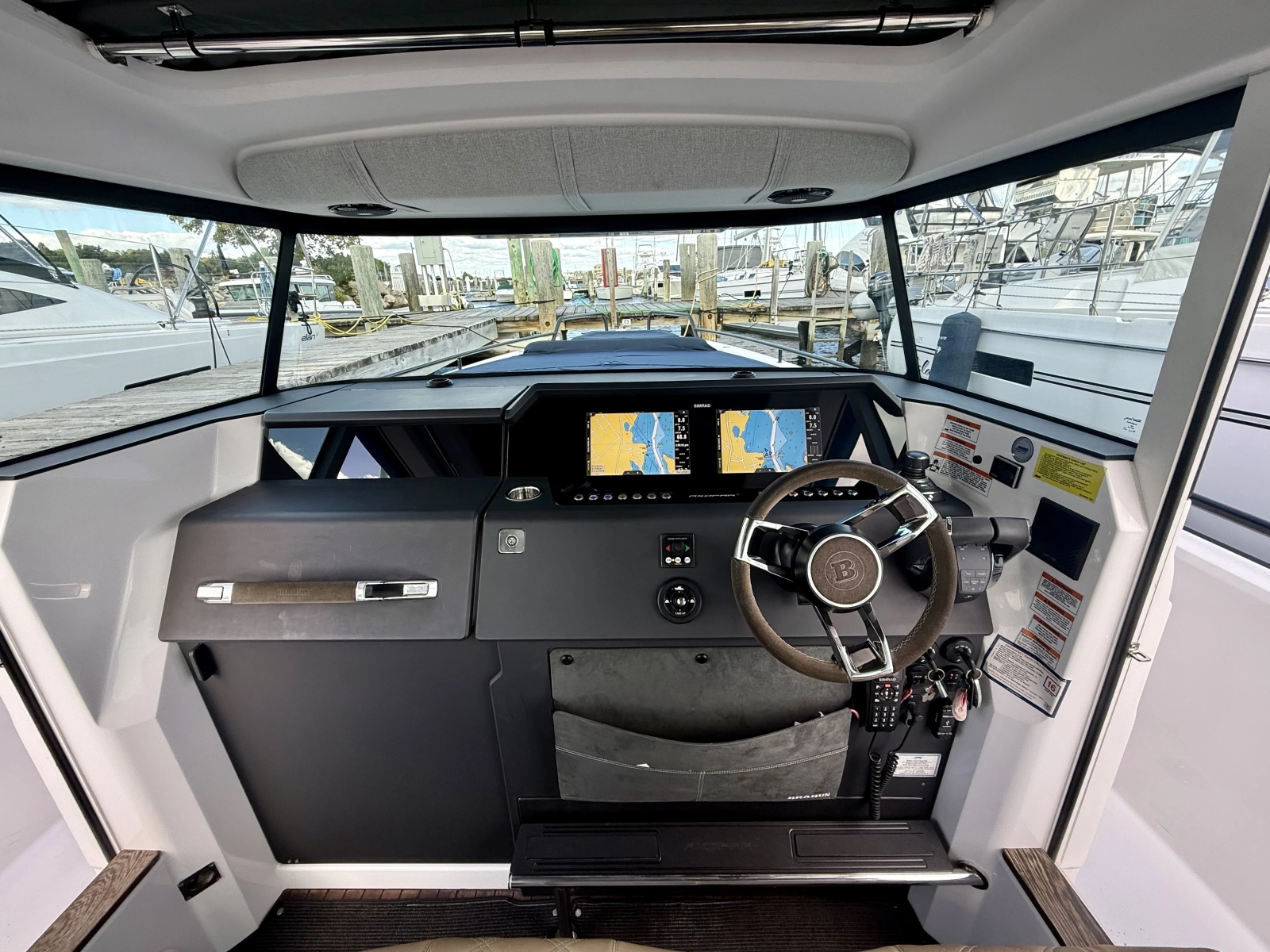2021 Axopar 37 XC Cross Cabin