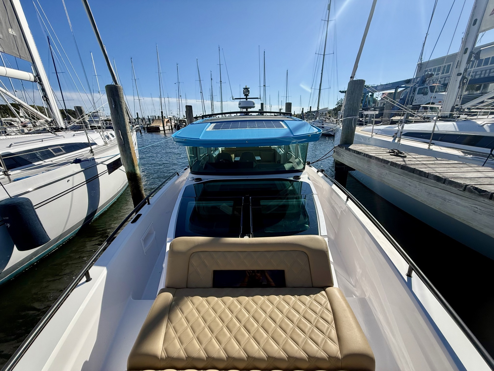 2021 Axopar 37 XC Cross Cabin