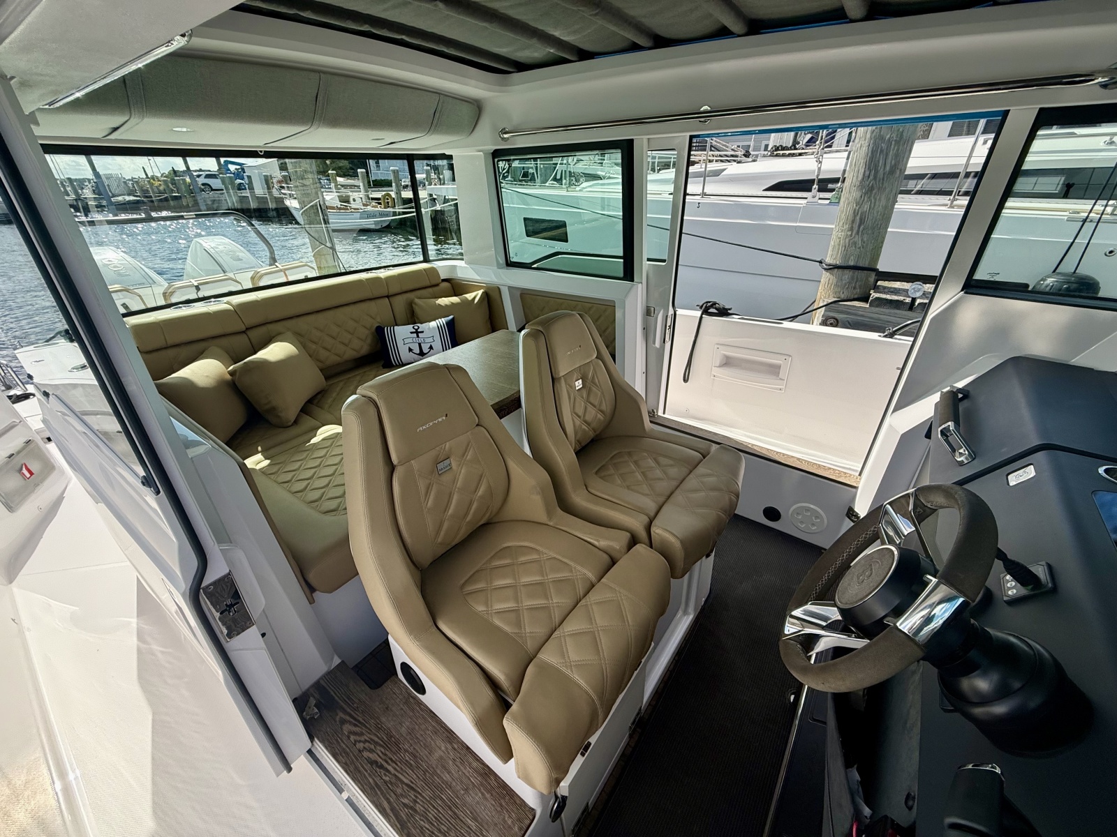 2021 Axopar 37 XC Cross Cabin