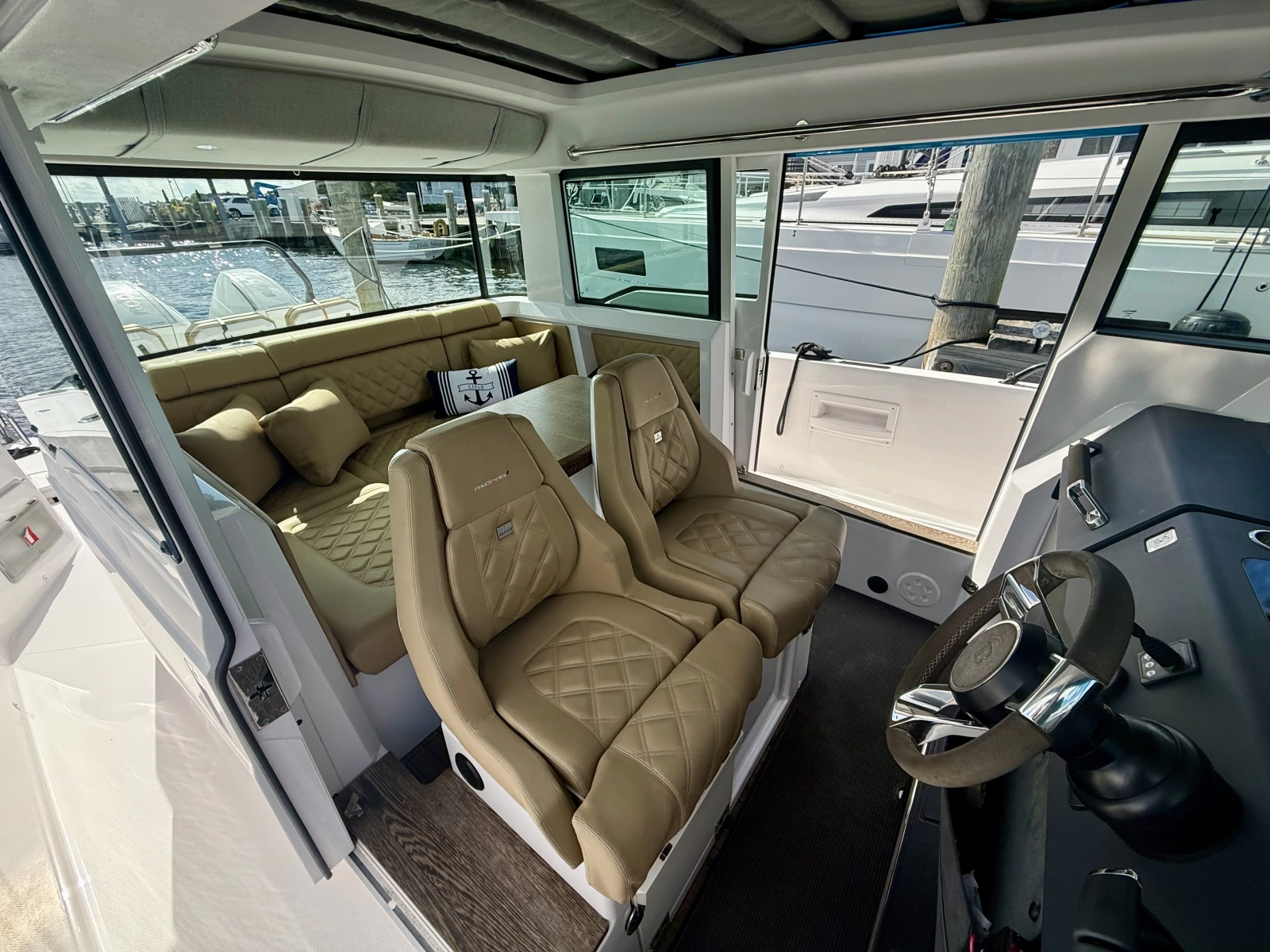 2021 Axopar 37 XC Cross Cabin