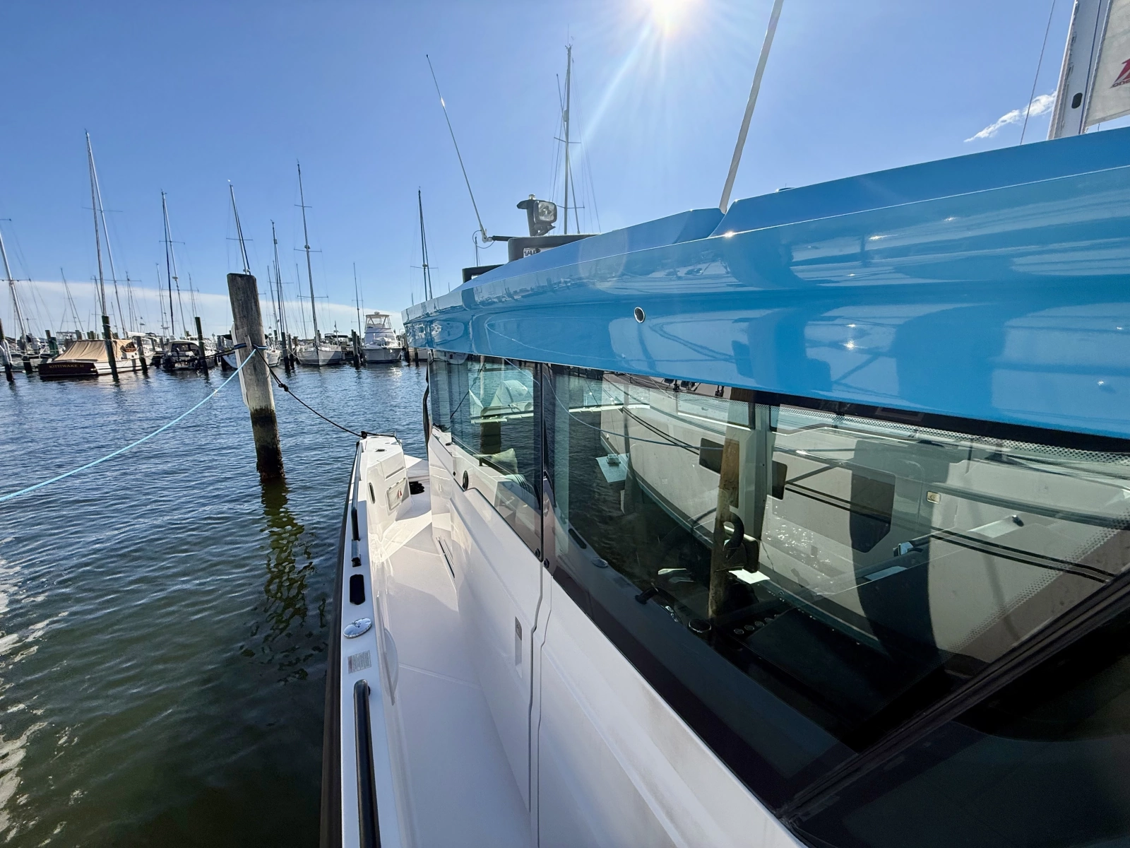 2021 Axopar 37 XC Cross Cabin