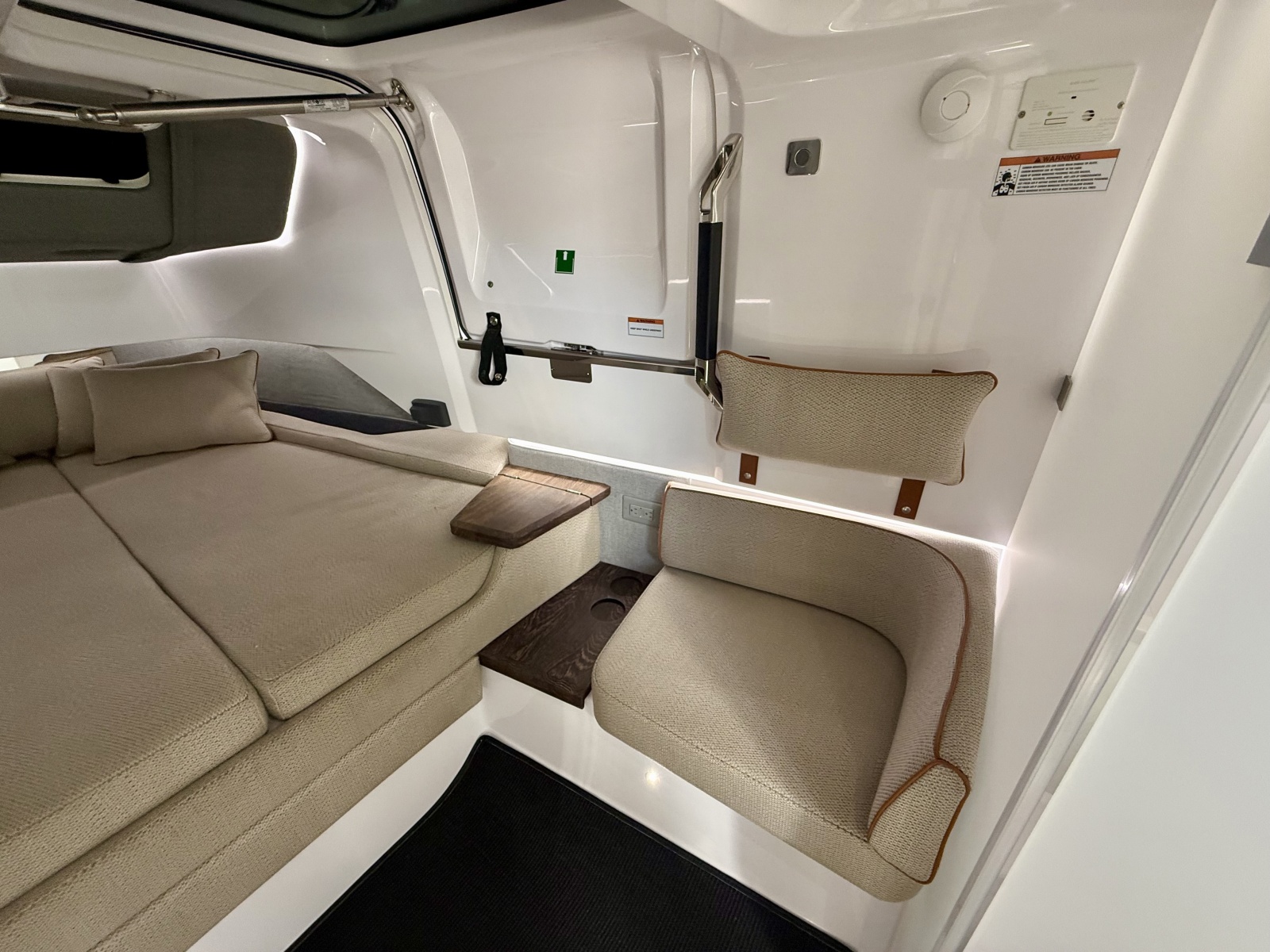 2021 Axopar 37 XC Cross Cabin