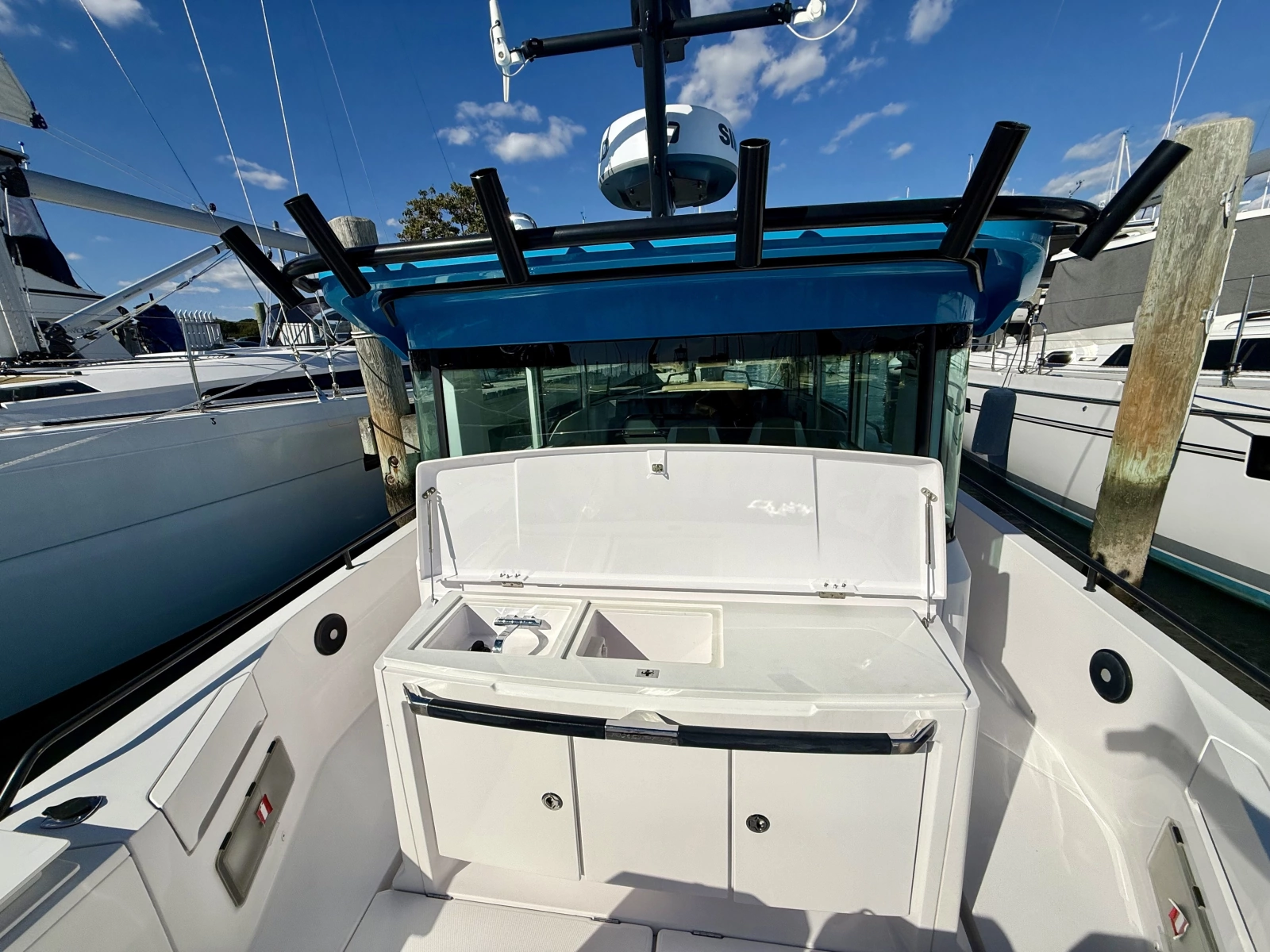 2021 Axopar 37 XC Cross Cabin
