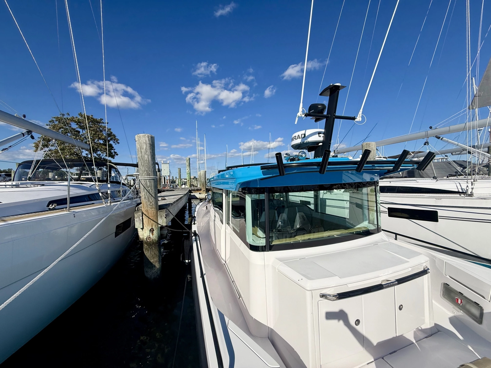 2021 Axopar 37 XC Cross Cabin