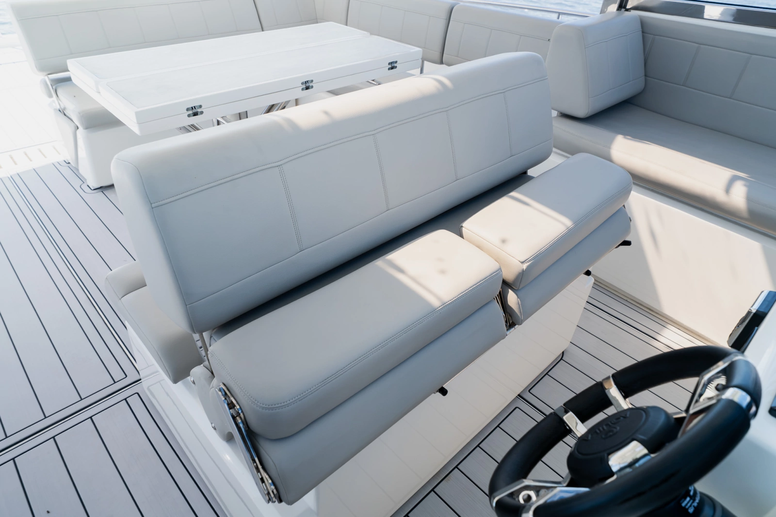 2022 Aquila 54 YACHT