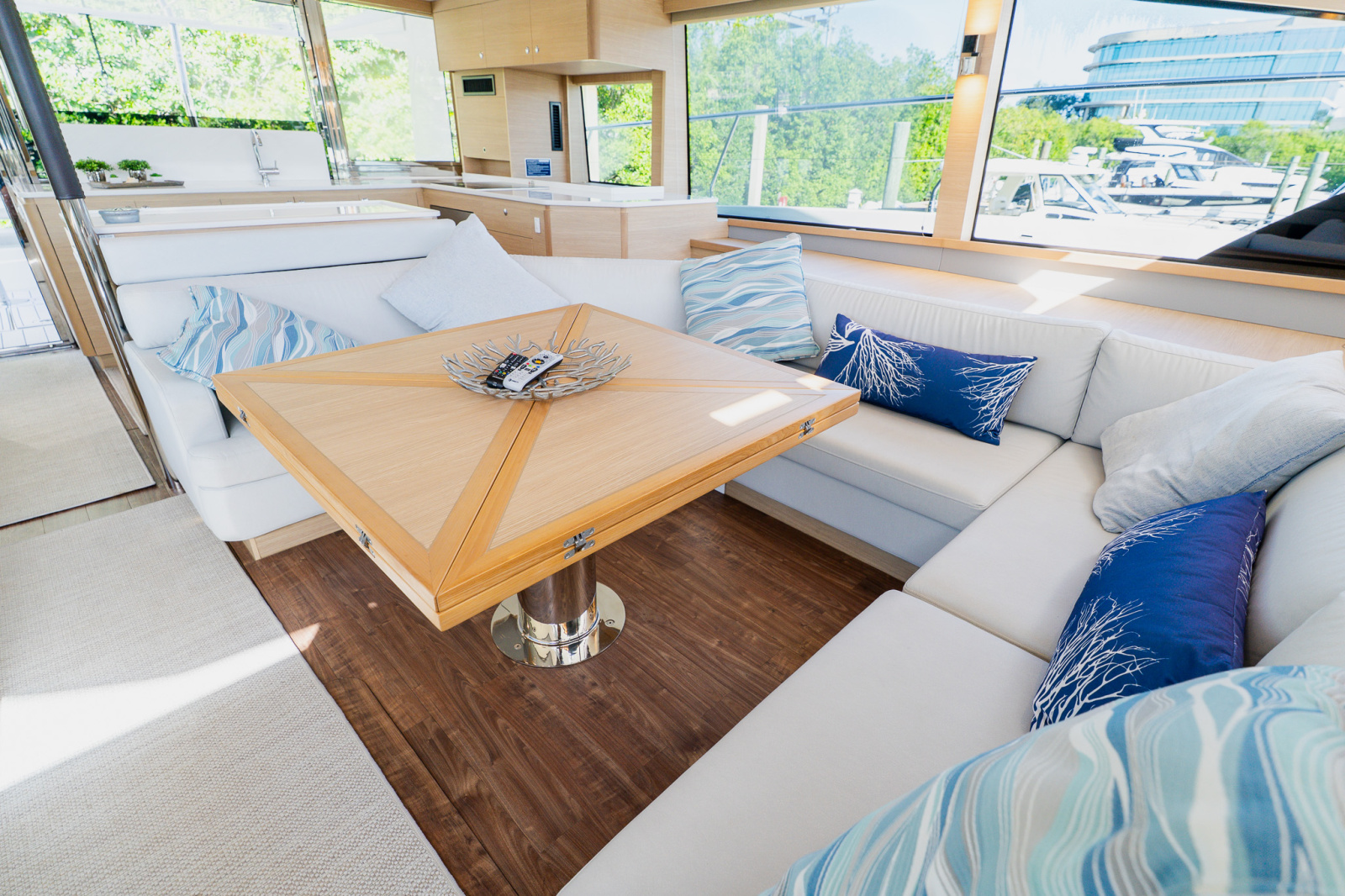 2022 Aquila 54 YACHT