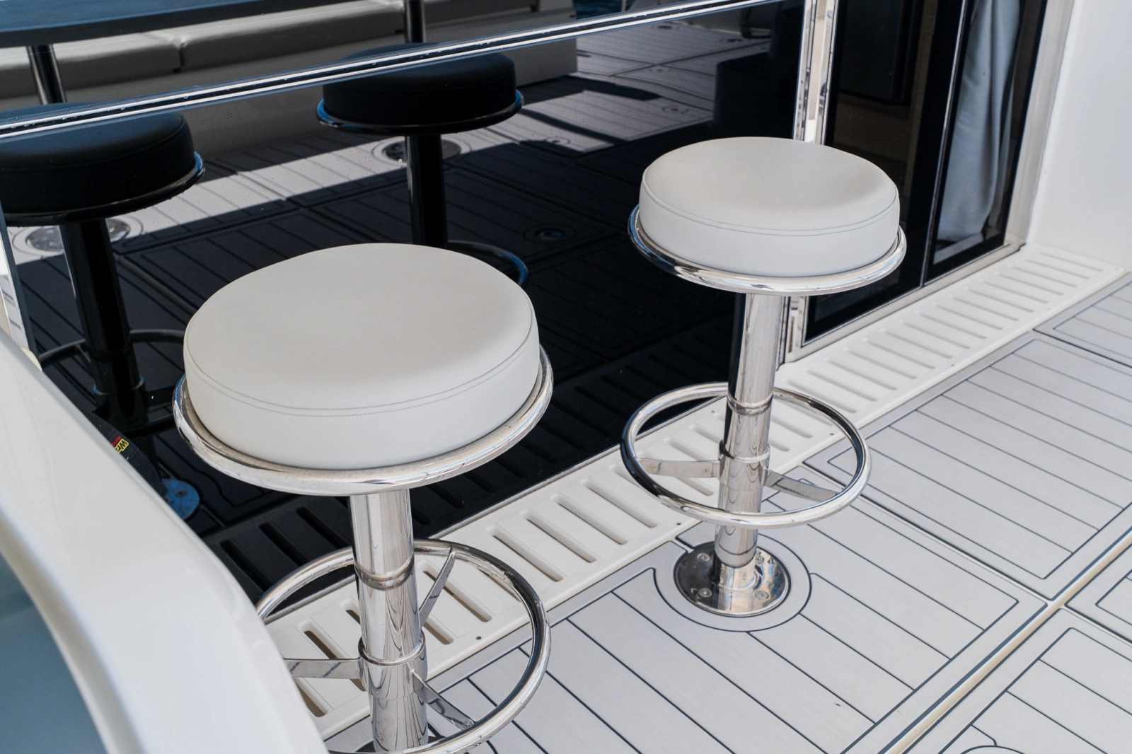 2022 Aquila 54 YACHT