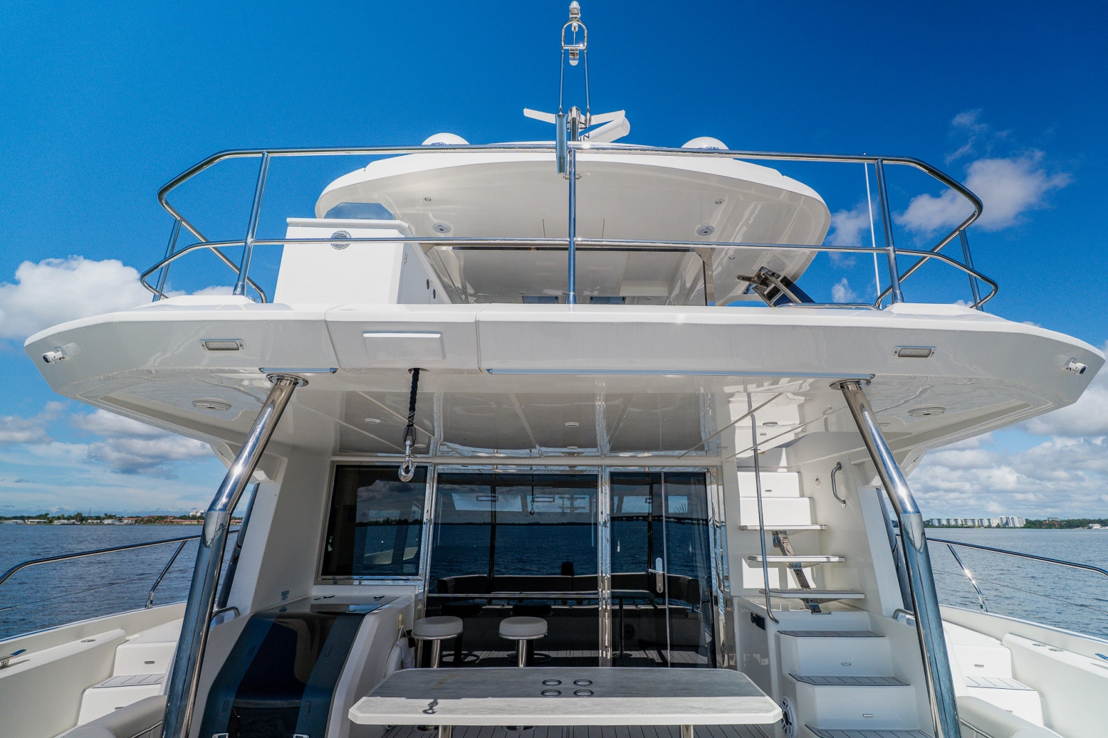 2022 Aquila 54 YACHT