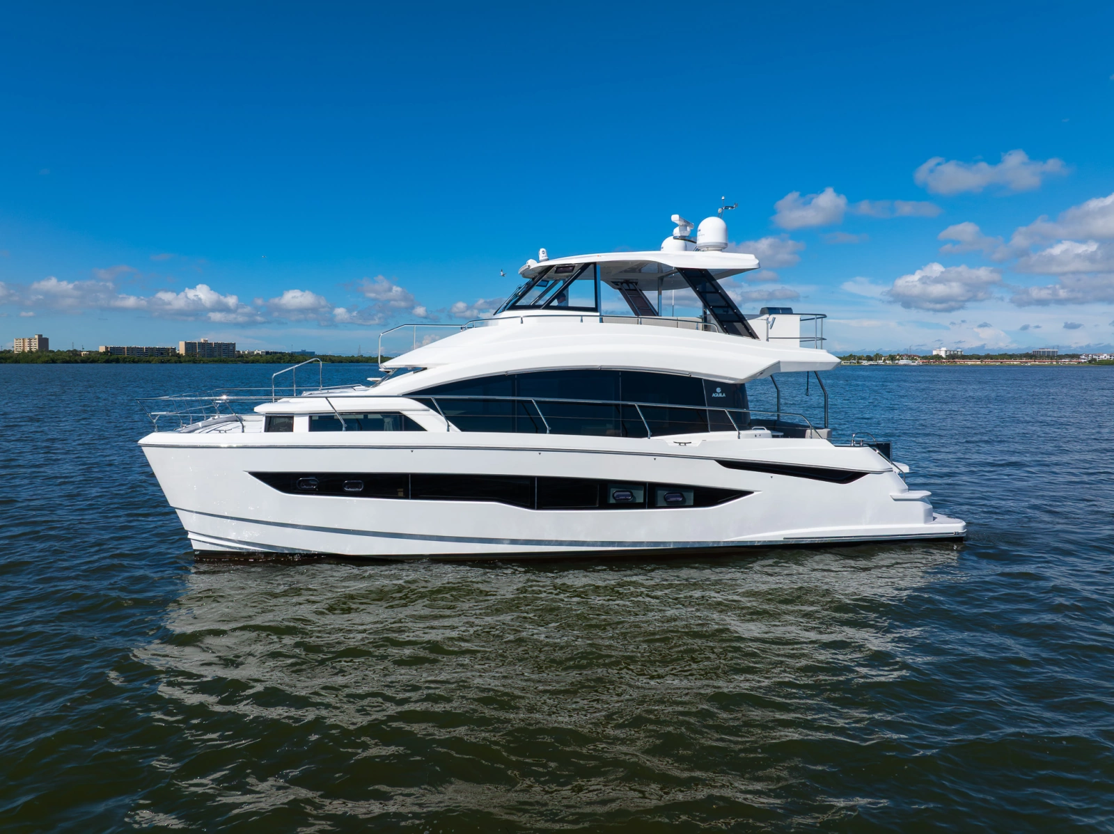 2022 Aquila 54 YACHT