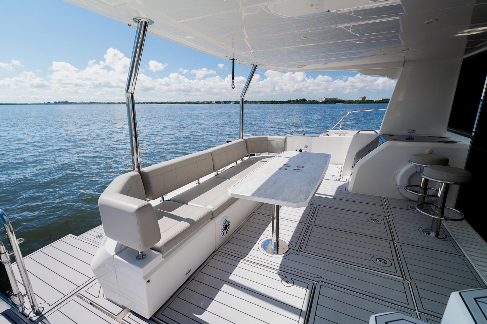 2022 Aquila 54 YACHT