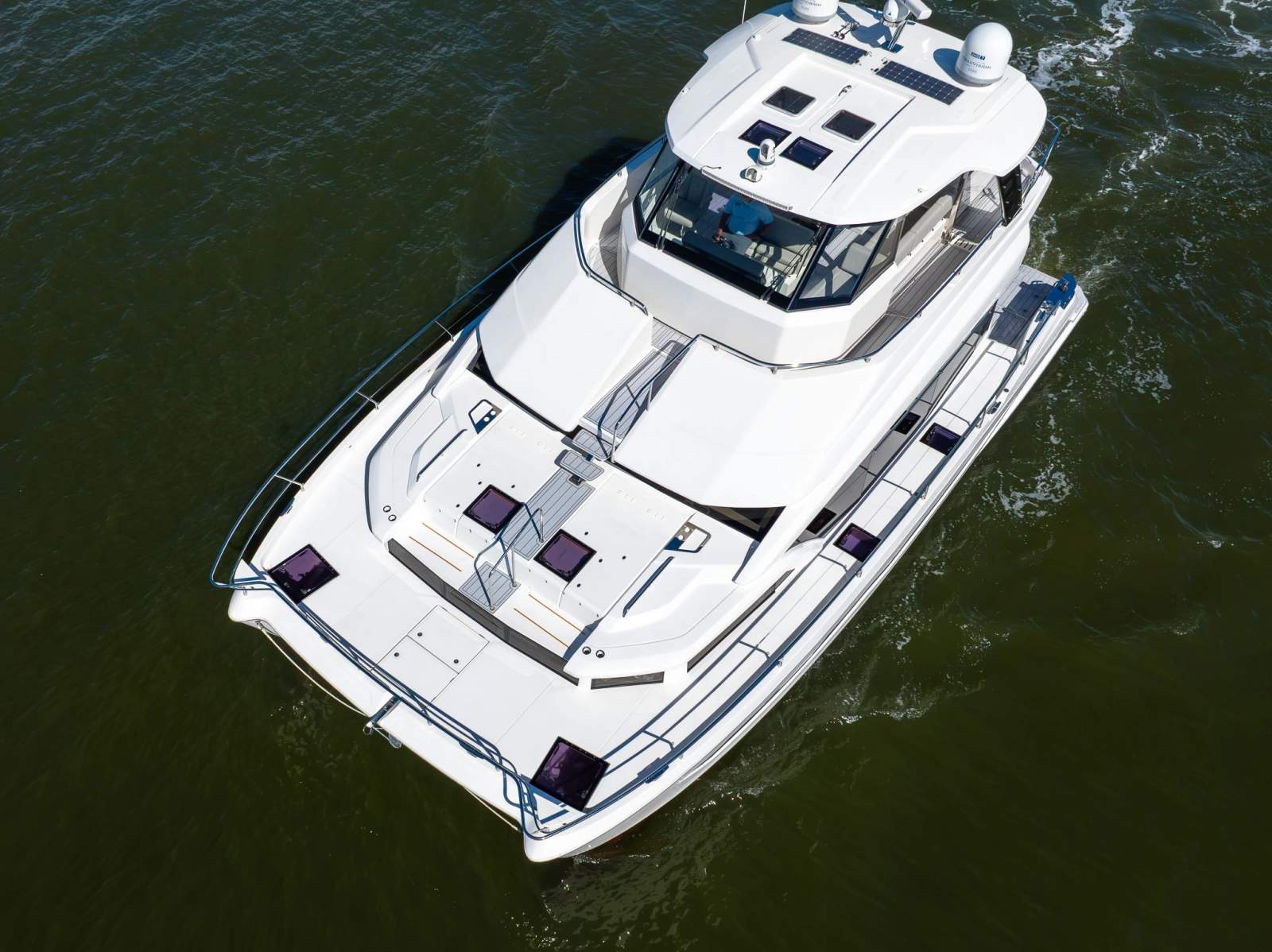 2022 Aquila 54 YACHT