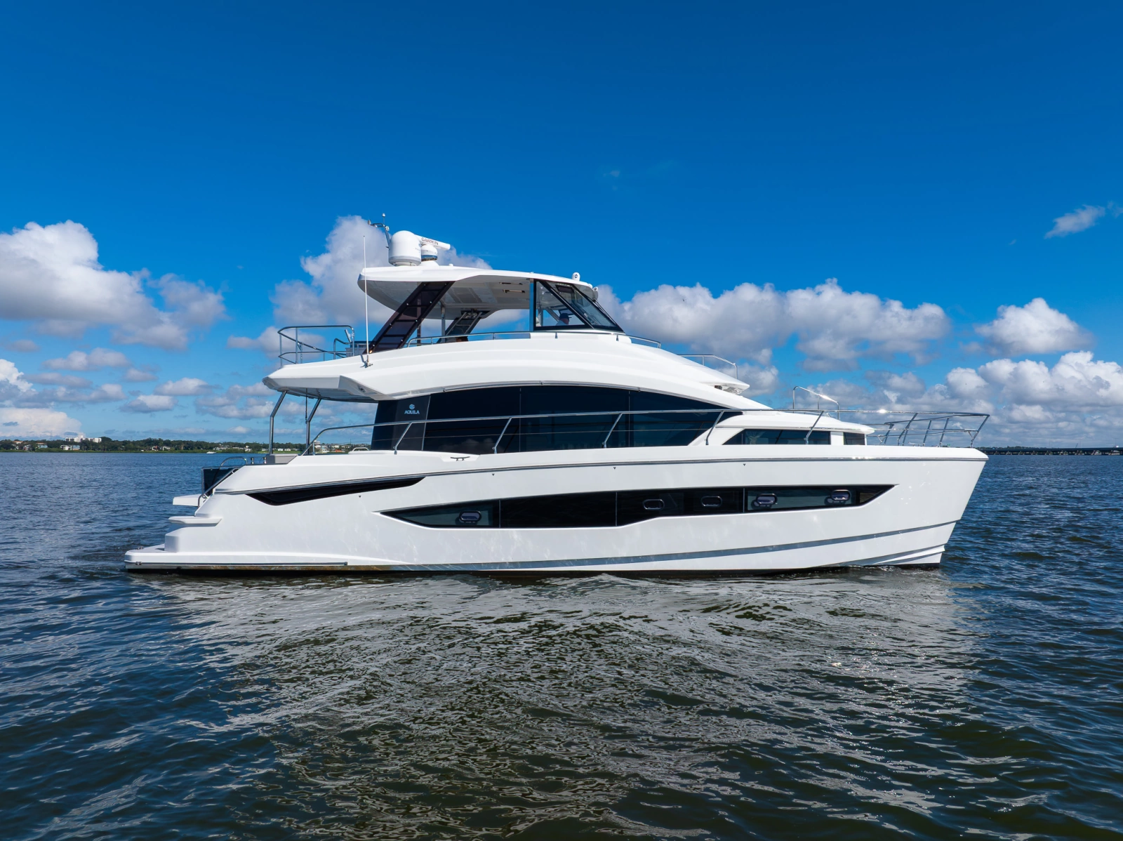 2022 Aquila 54 YACHT